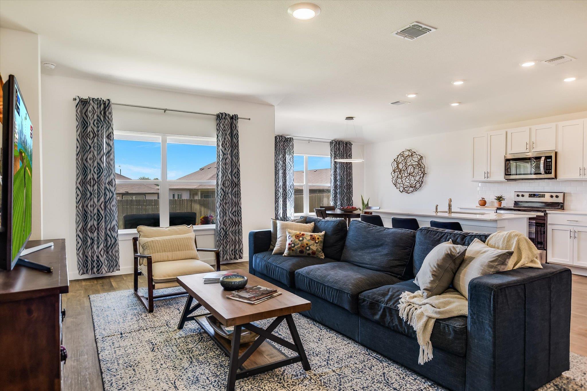 308 Pedernales Ln, Hutto, TX 78634