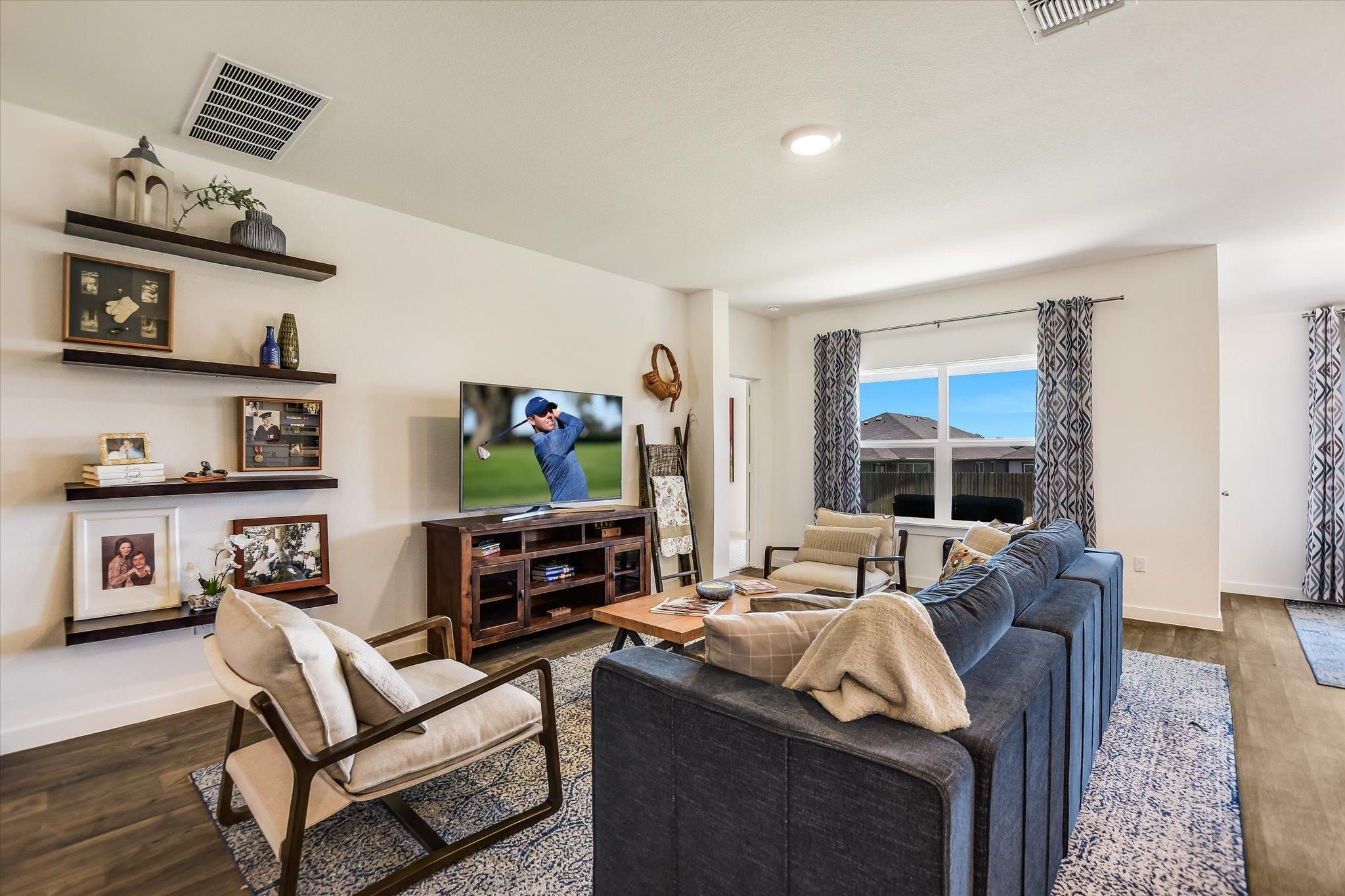 308 Pedernales Ln, Hutto, TX 78634