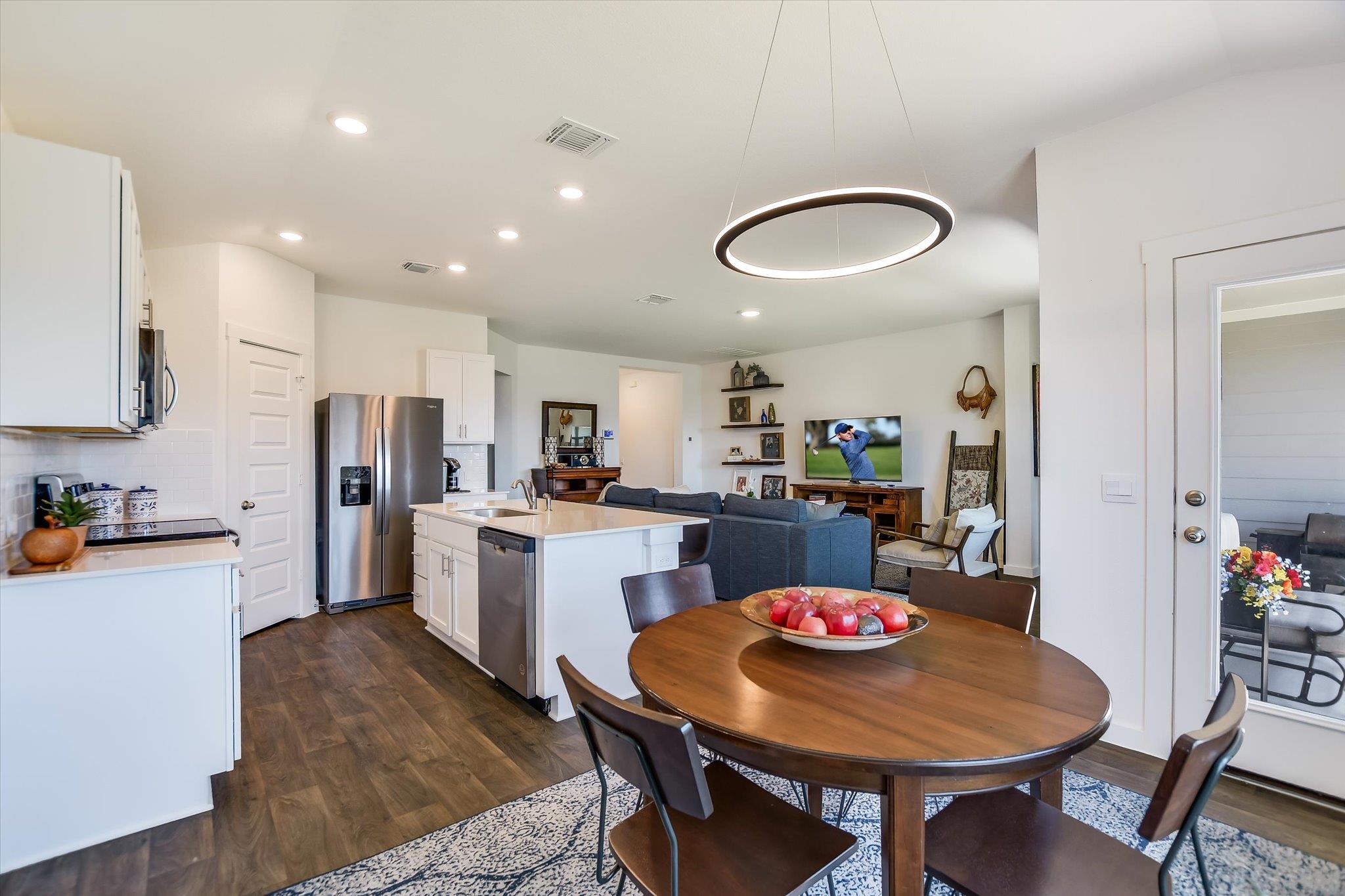 308 Pedernales Ln, Hutto, TX 78634