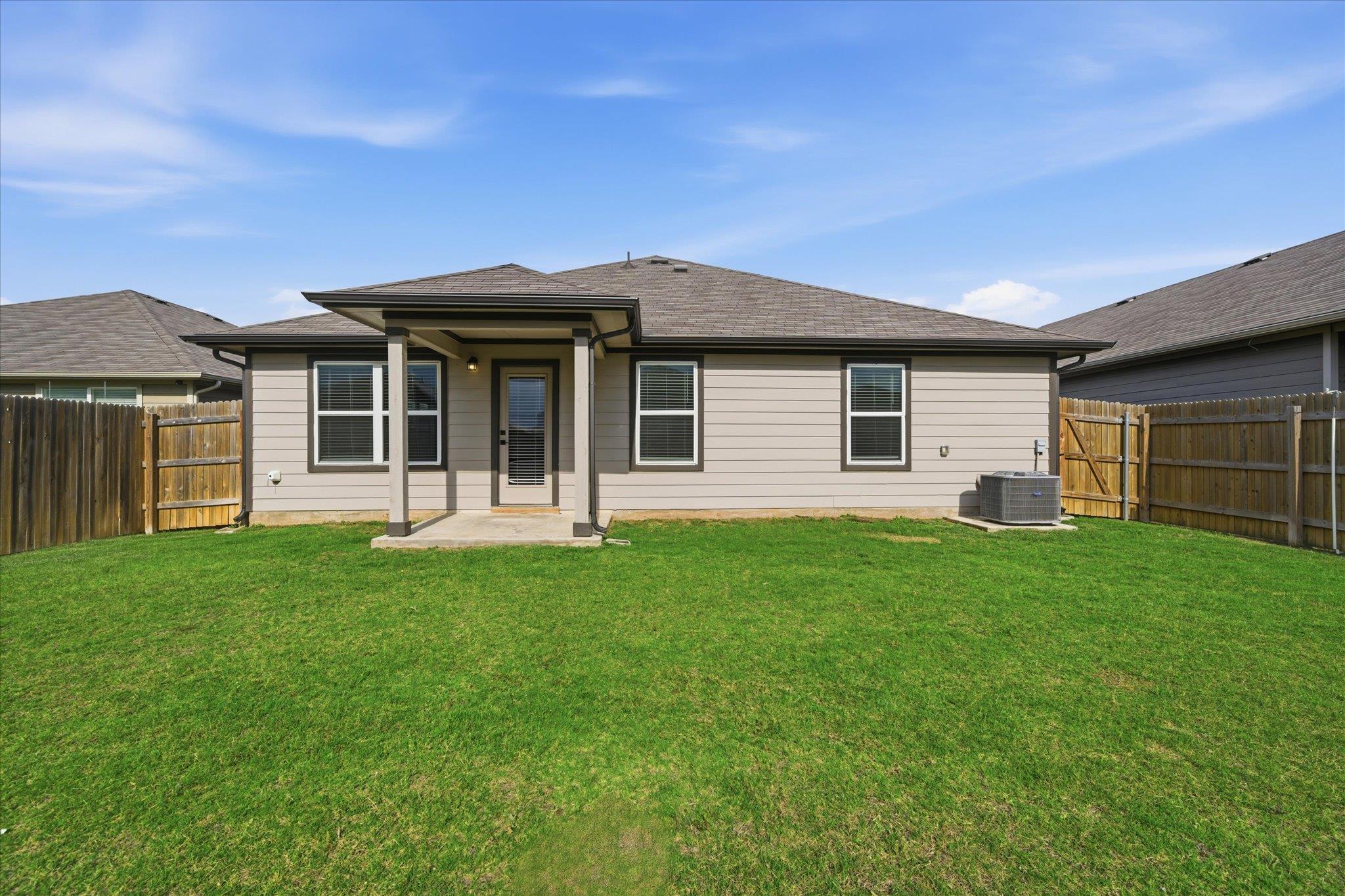 105 Krause Springs Dr, Hutto, TX 78634