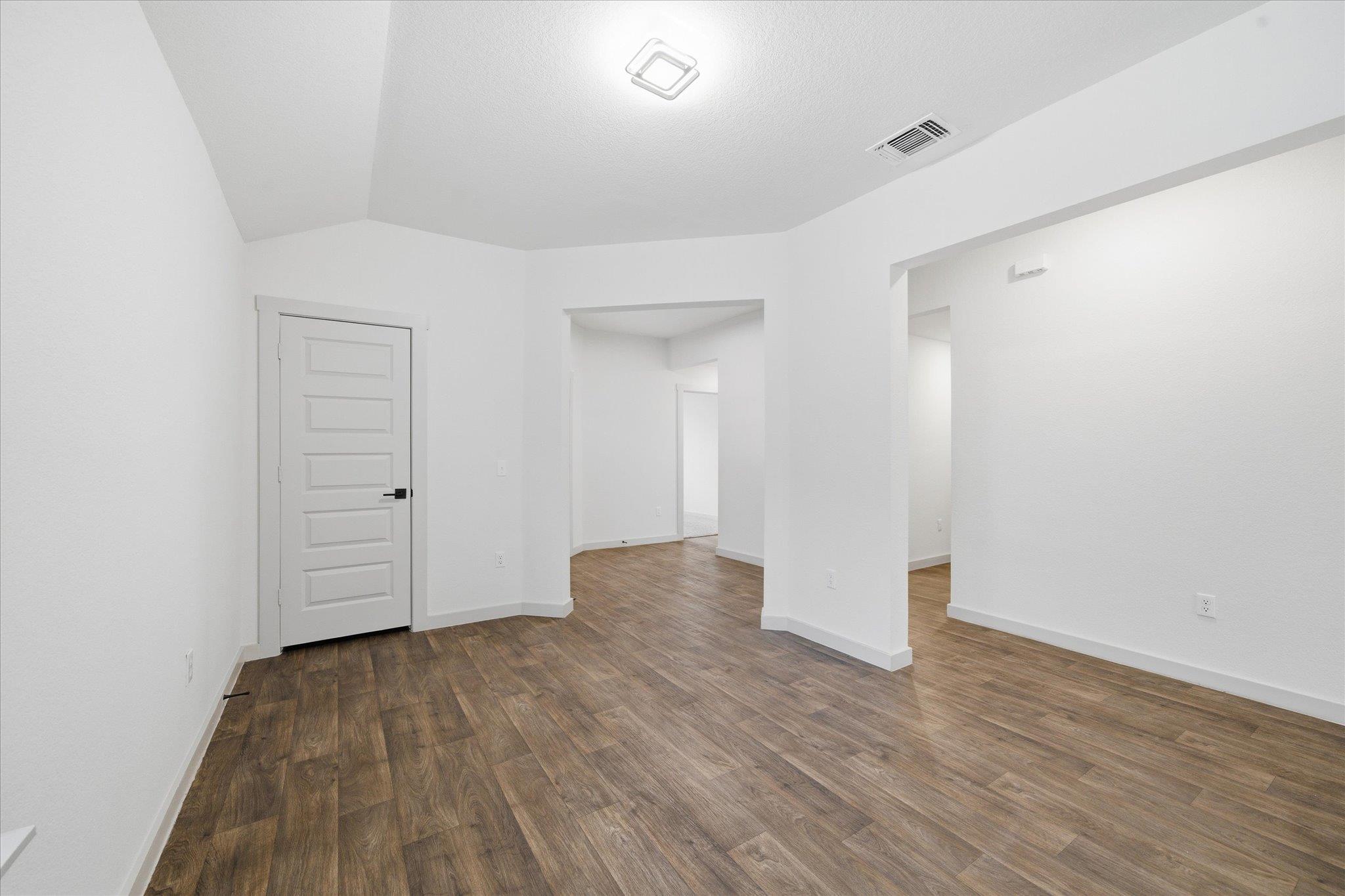 105 Krause Springs Dr, Hutto, TX 78634