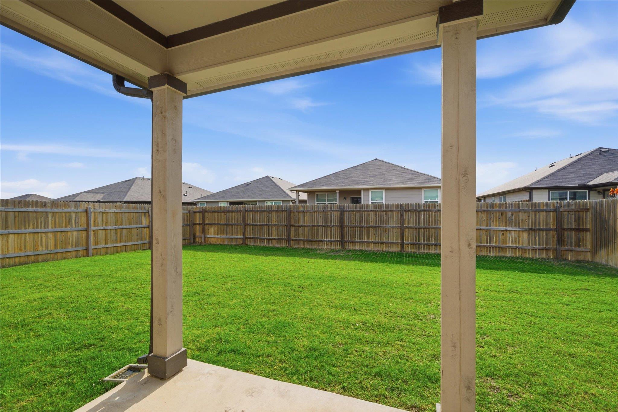 105 Krause Springs Dr, Hutto, TX 78634