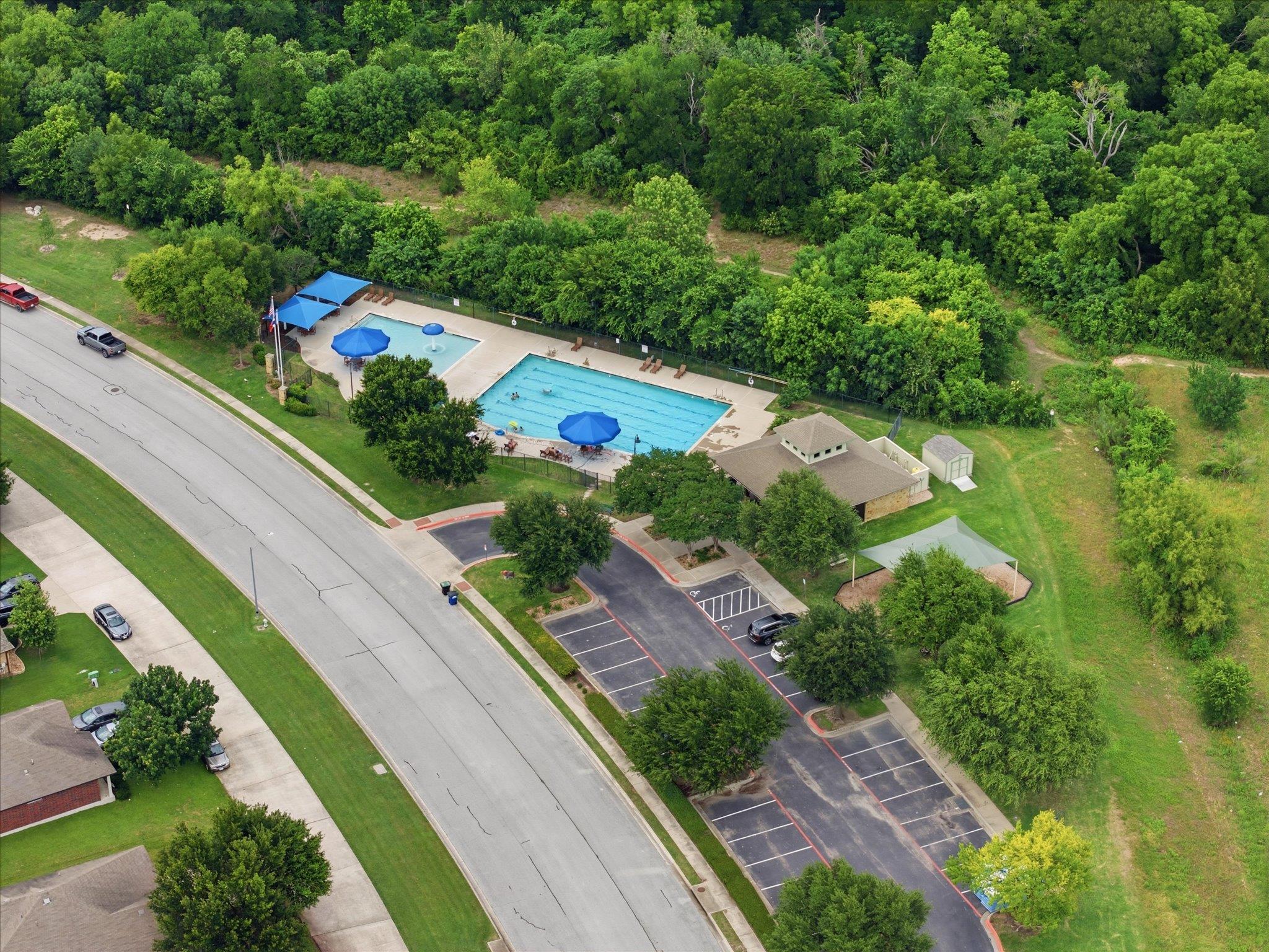 105 Krause Springs Dr, Hutto, TX 78634