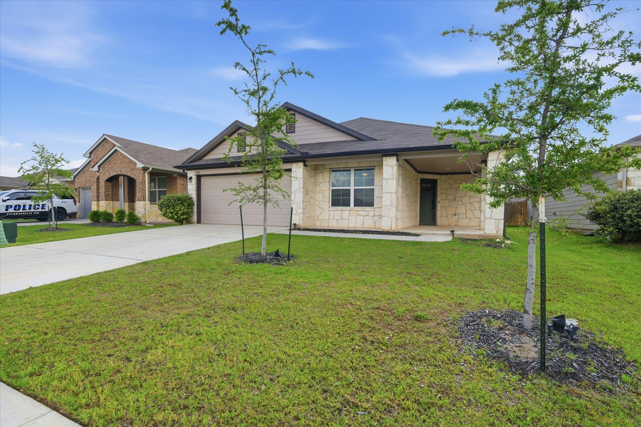 105 Krause Springs Dr, Hutto, TX 78634