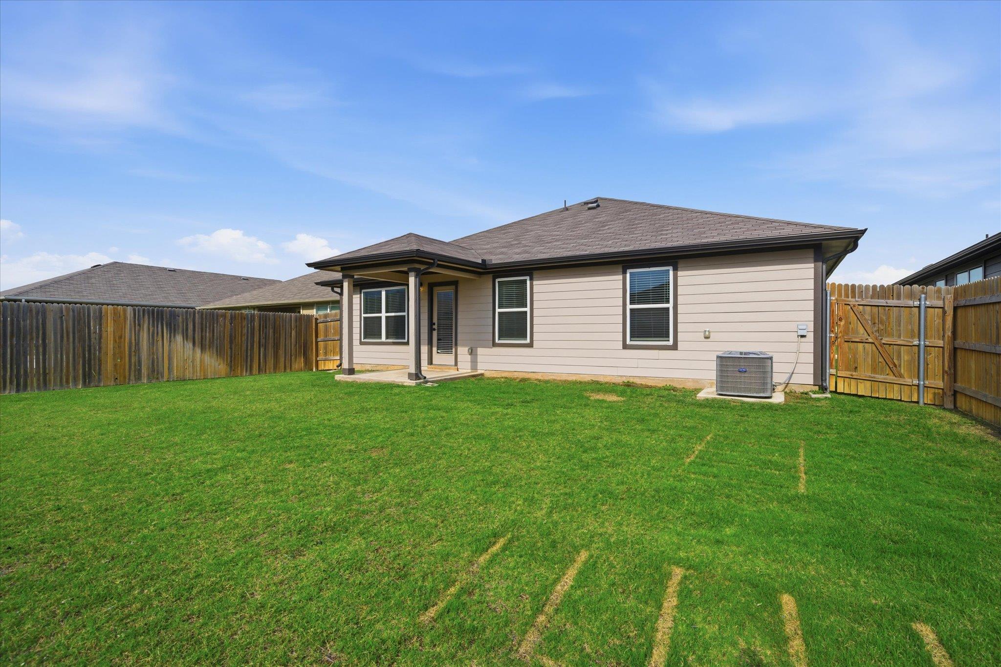 105 Krause Springs Dr, Hutto, TX 78634