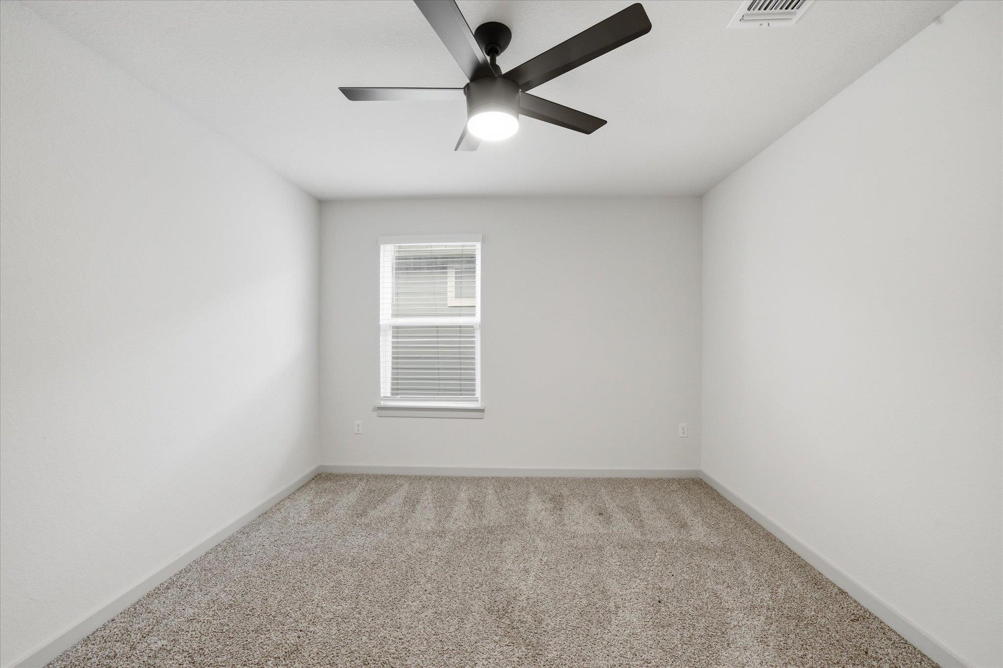 105 Krause Springs Dr, Hutto, TX 78634