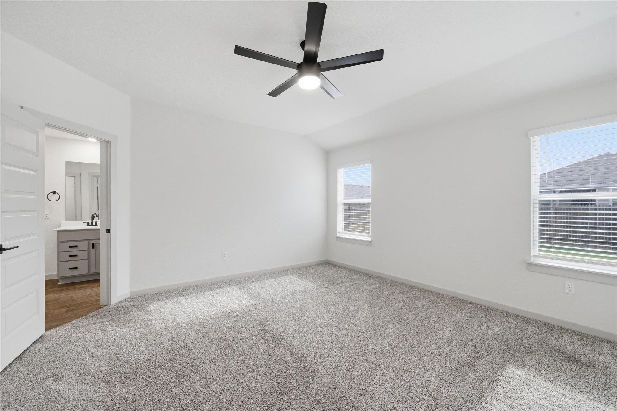 105 Krause Springs Dr, Hutto, TX 78634