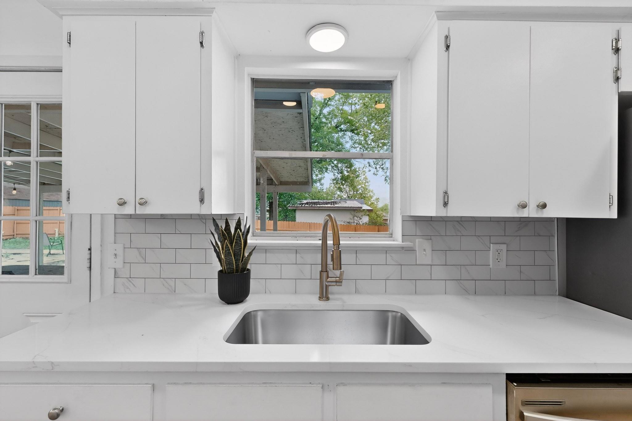 9807 Dallum Dr, Austin, TX 78753