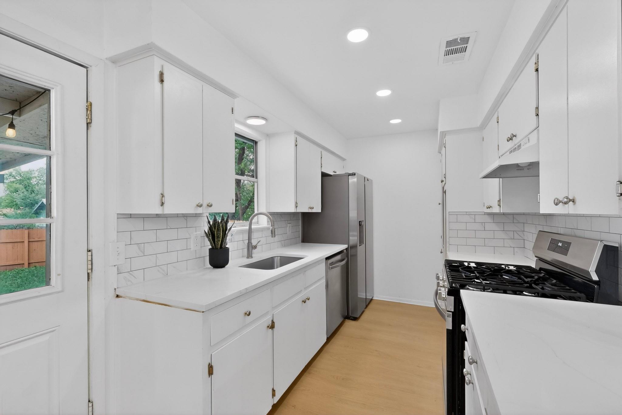 9807 Dallum Dr, Austin, TX 78753