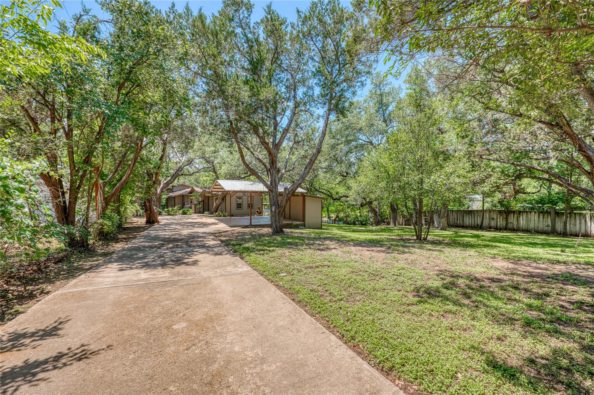 113 Red Bird Dr, Kingsland, TX 78639