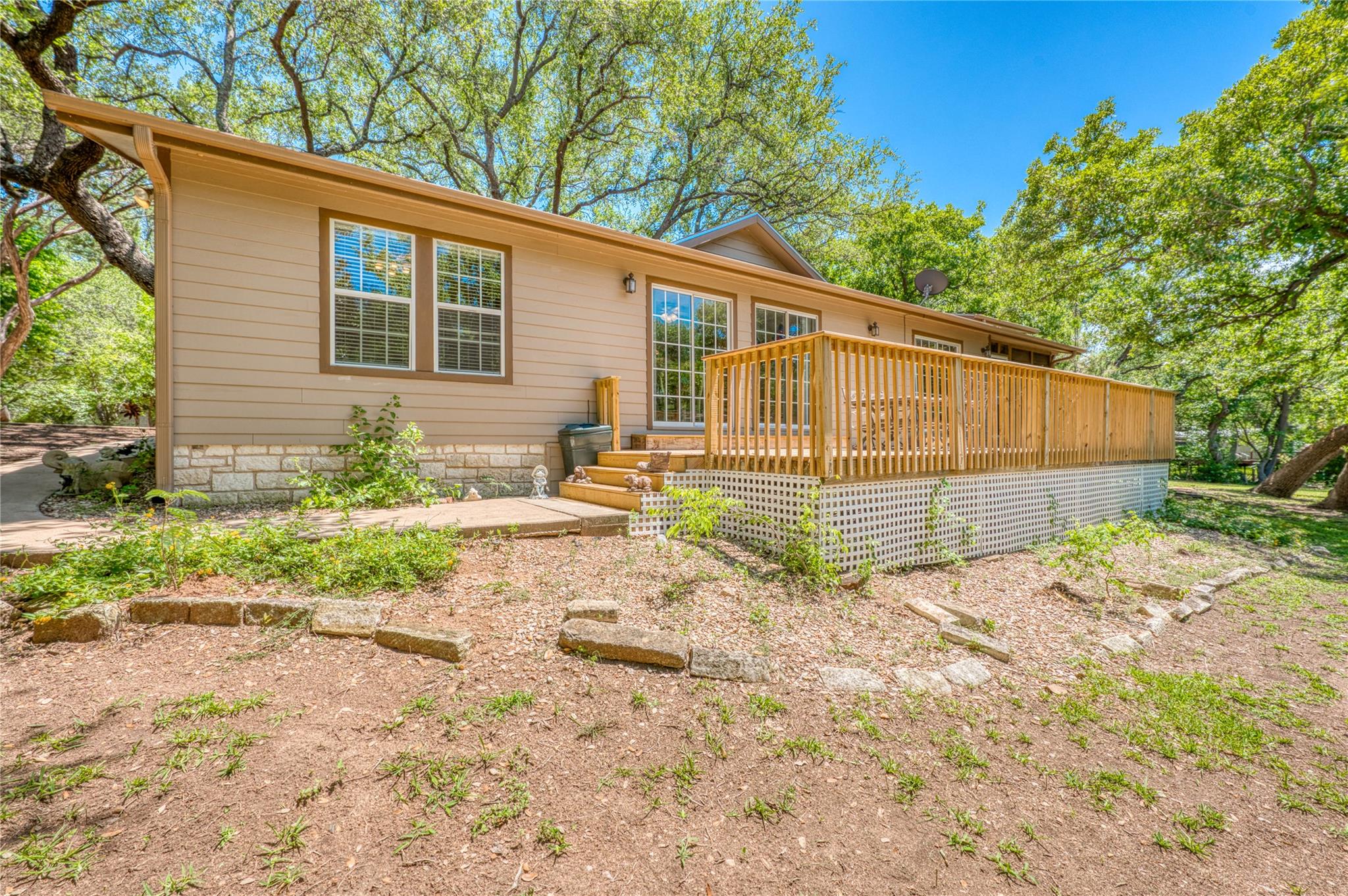 113 Red Bird Dr, Kingsland, TX 78639