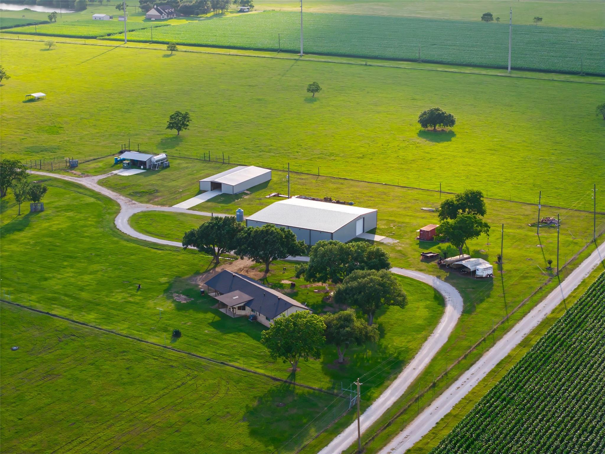 5523 Ehrman Lake Ln, Wallis, TX 77485