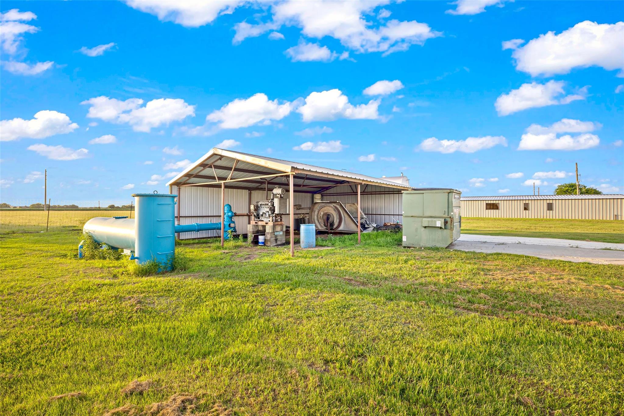 5523 Ehrman Lake Ln, Wallis, TX 77485
