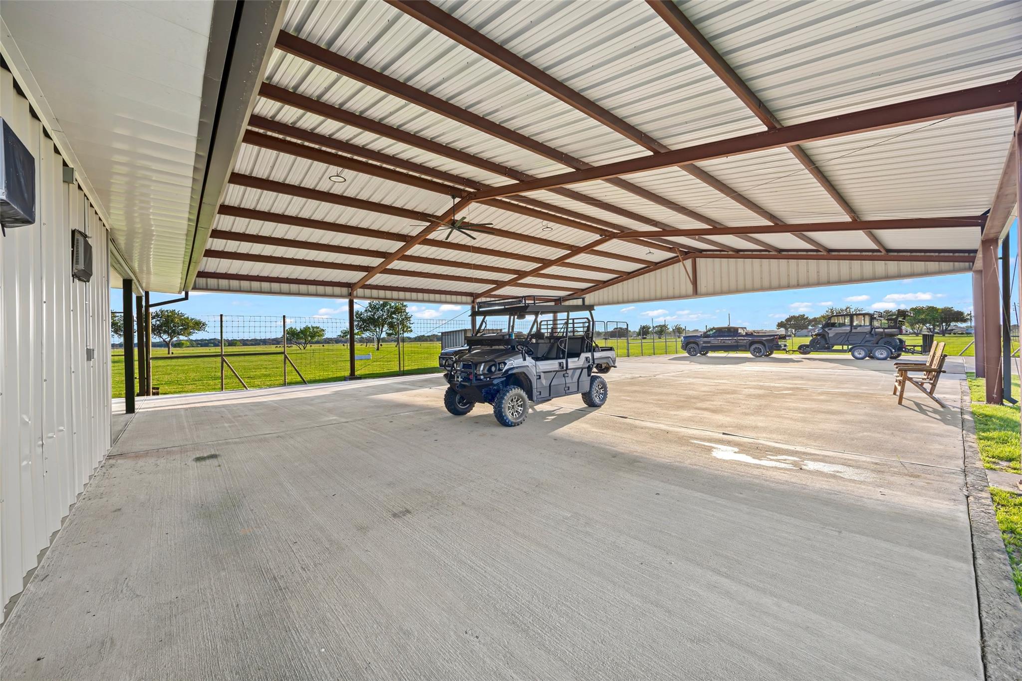 5523 Ehrman Lake Ln, Wallis, TX 77485