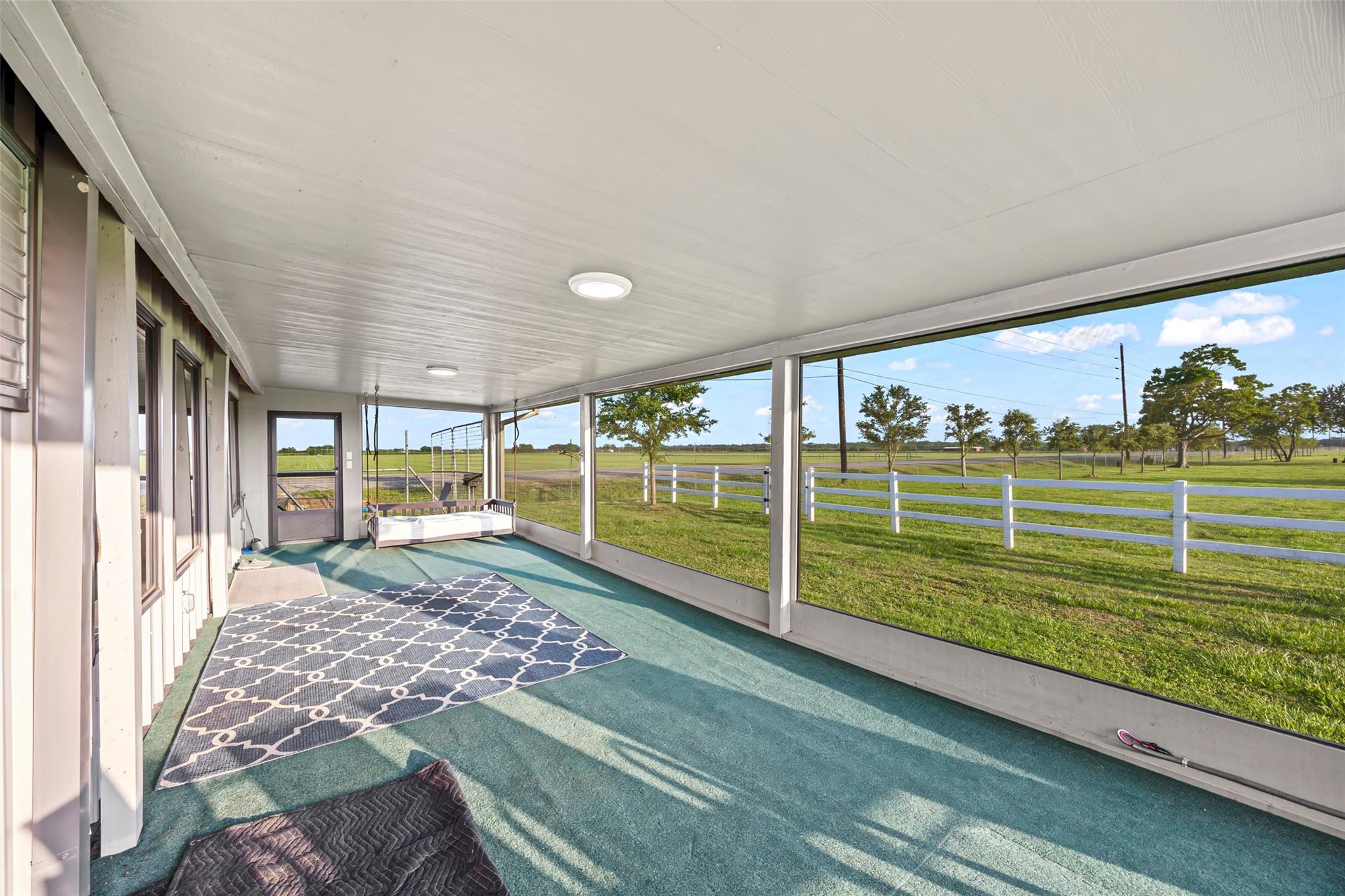 5523 Ehrman Lake Ln, Wallis, TX 77485