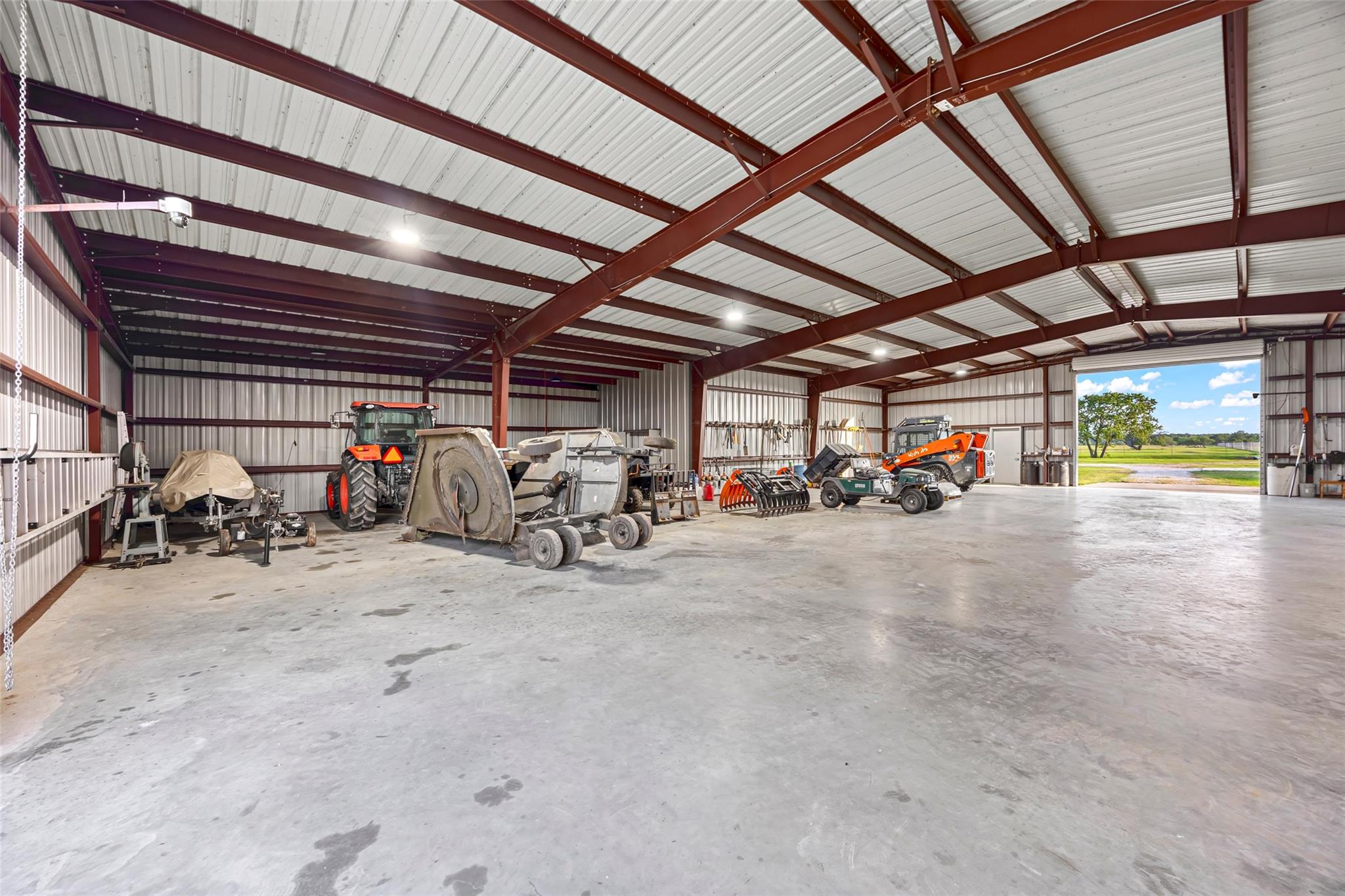 5523 Ehrman Lake Ln, Wallis, TX 77485