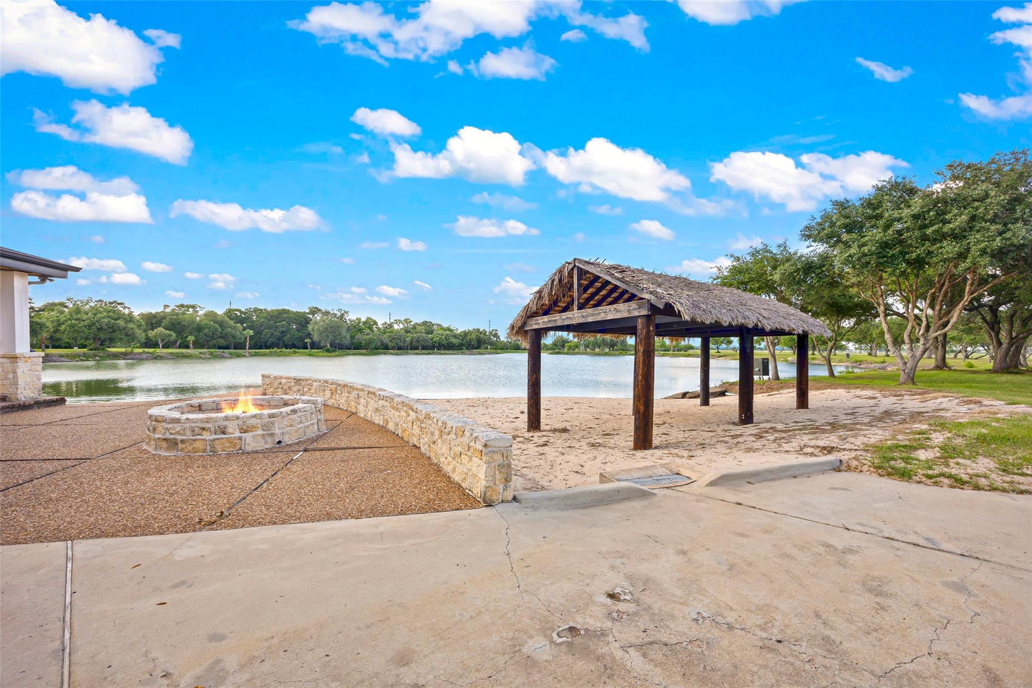 5523 Ehrman Lake Ln, Wallis, TX 77485