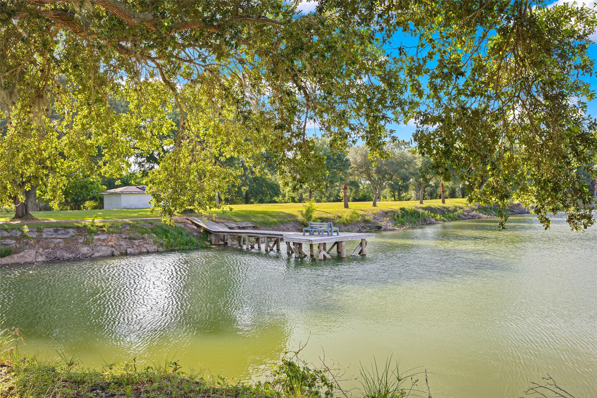 5523 Ehrman Lake Ln, Wallis, TX 77485