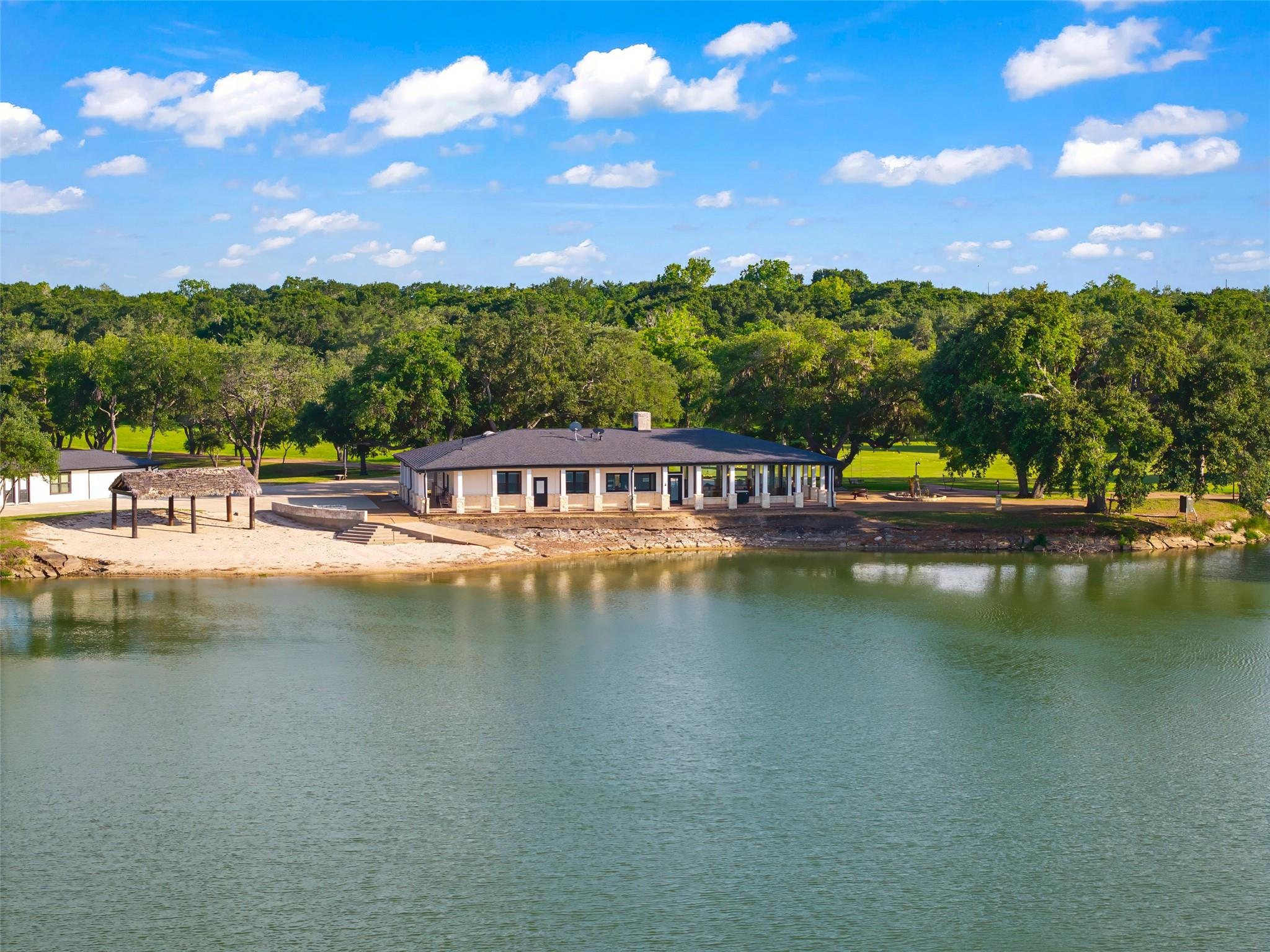 5523 Ehrman Lake Ln, Wallis, TX 77485