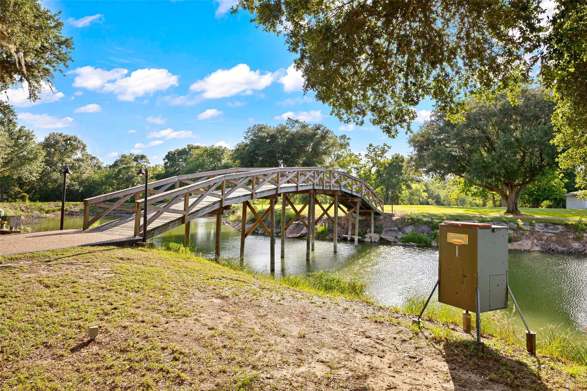 5523 Ehrman Lake Ln, Wallis, TX 77485
