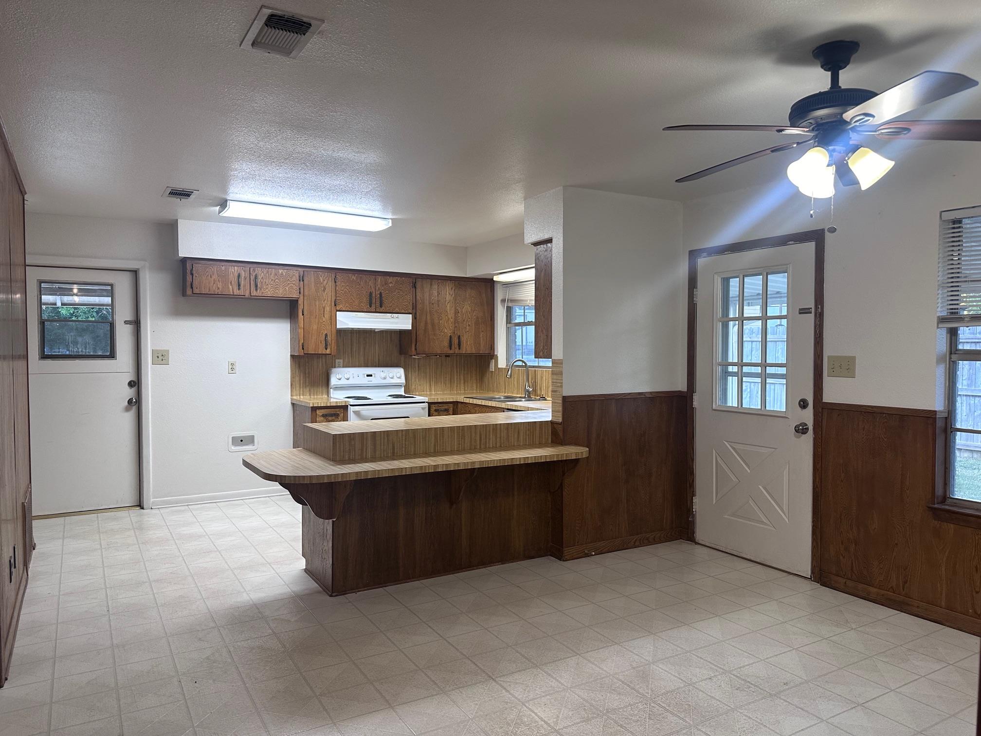 124 Plum St St, Bastrop, TX 78602