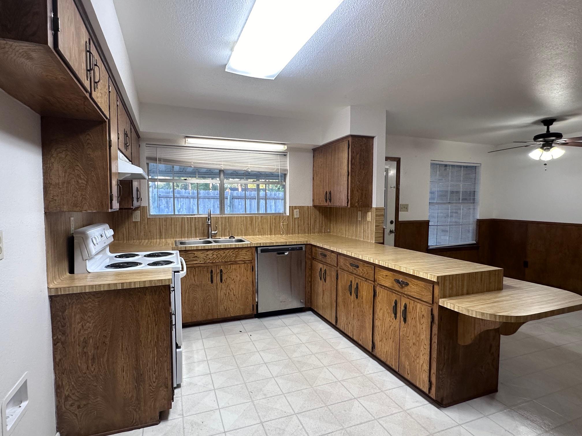 124 Plum St St, Bastrop, TX 78602