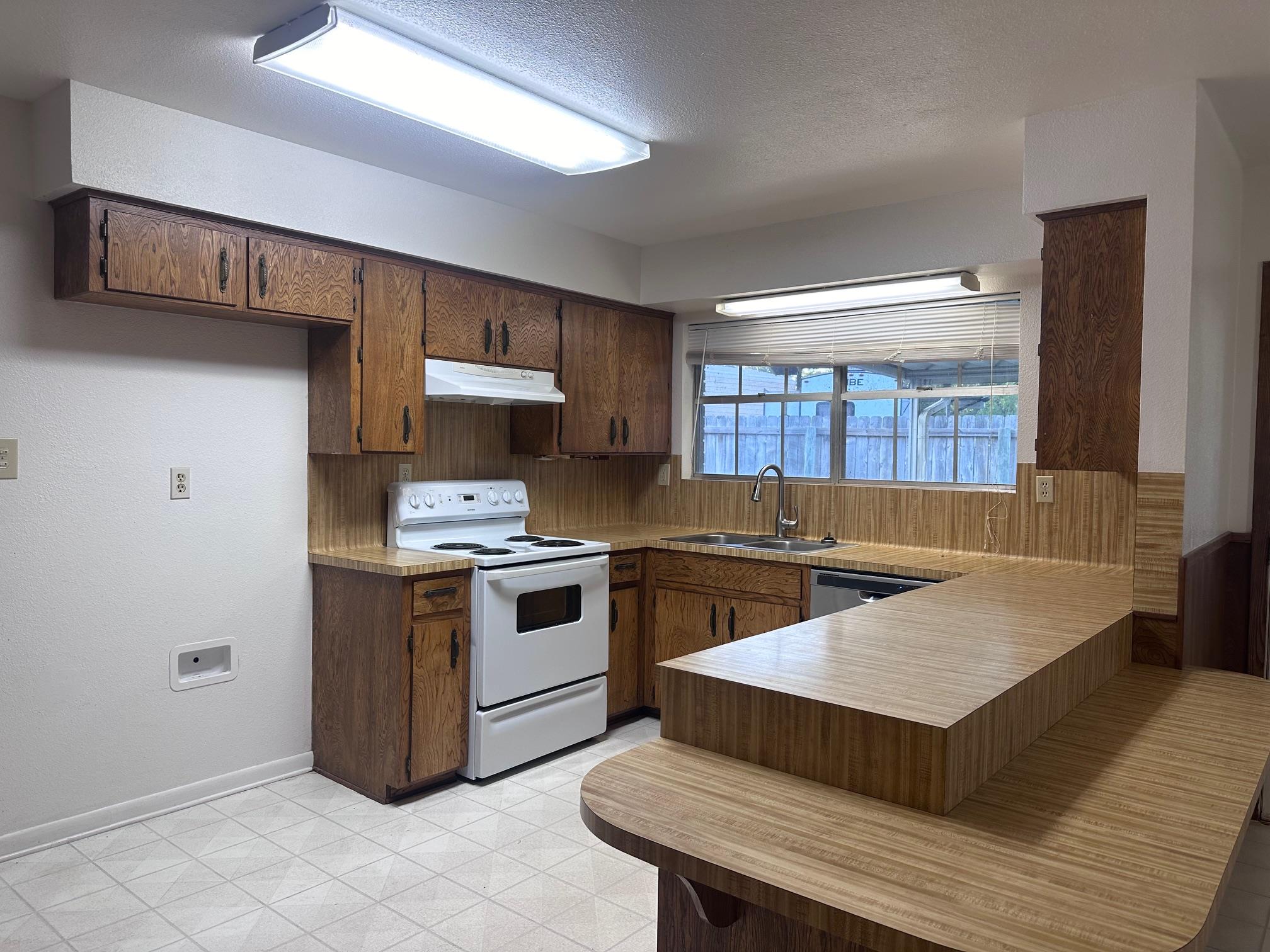 124 Plum St St, Bastrop, TX 78602