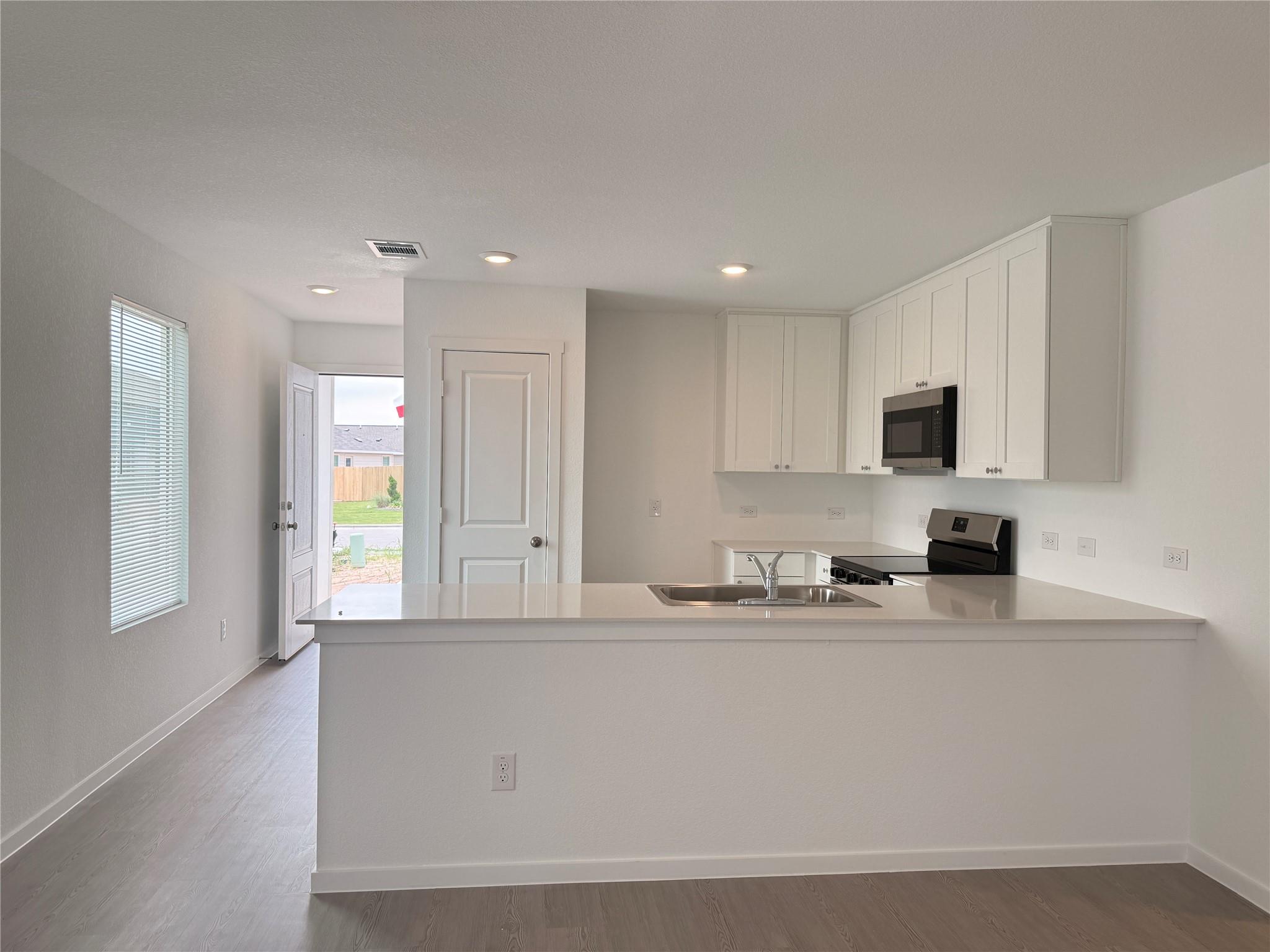 112 Texas Angel Way, Jarrell, TX 76537