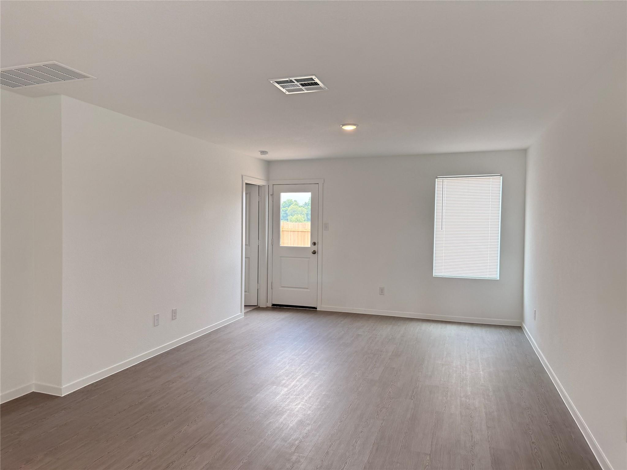 112 Texas Angel Way, Jarrell, TX 76537