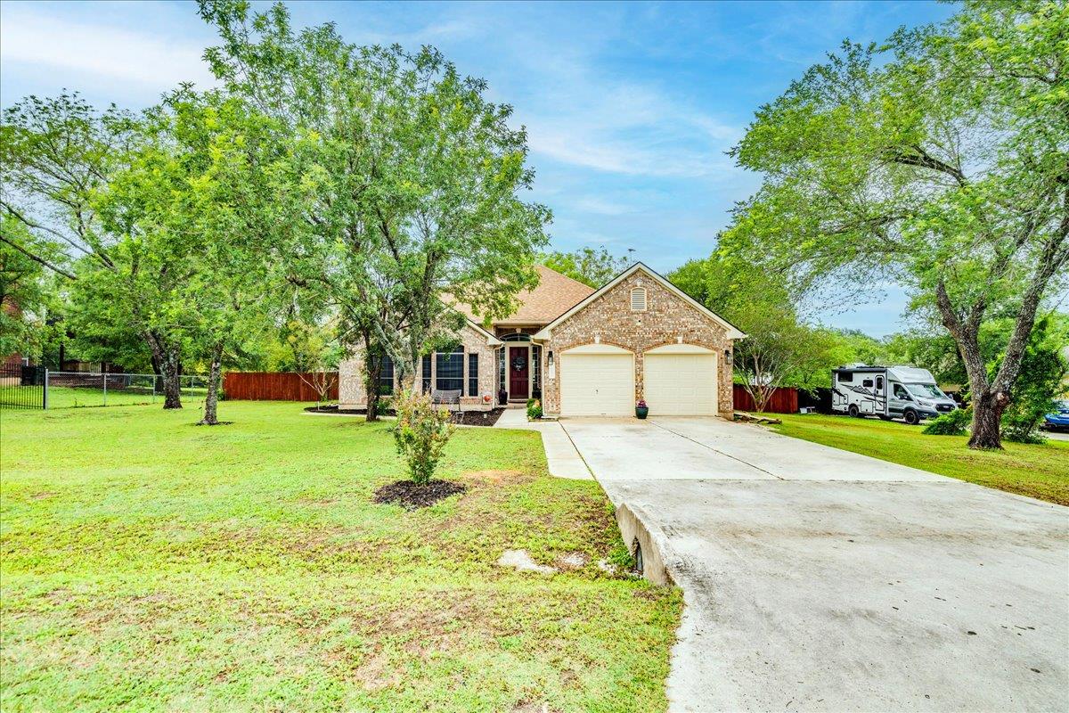 210 Meadow Woods Dr, Kyle, TX 78640