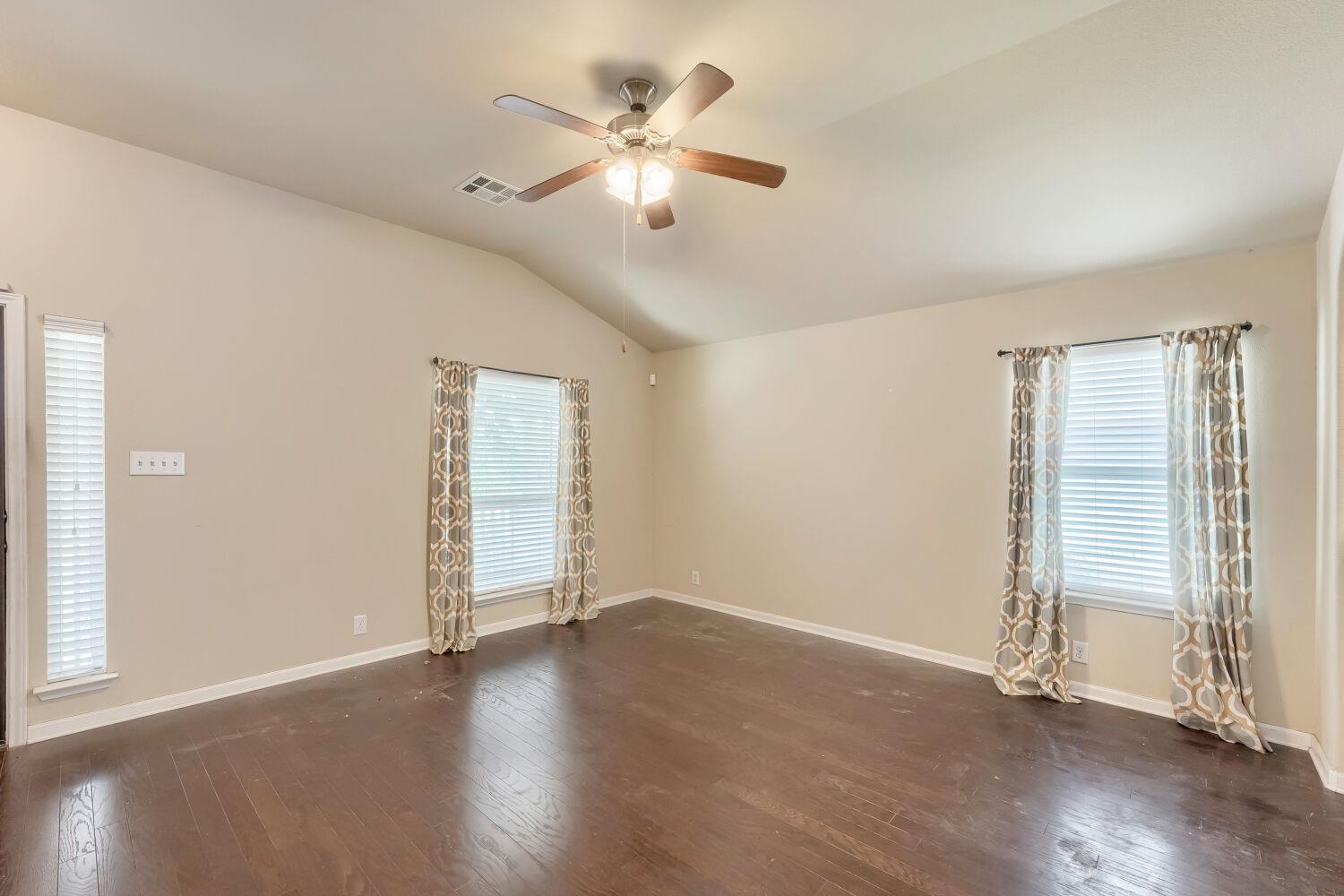 865 Heritage Springs Trl, Round Rock, TX 78664