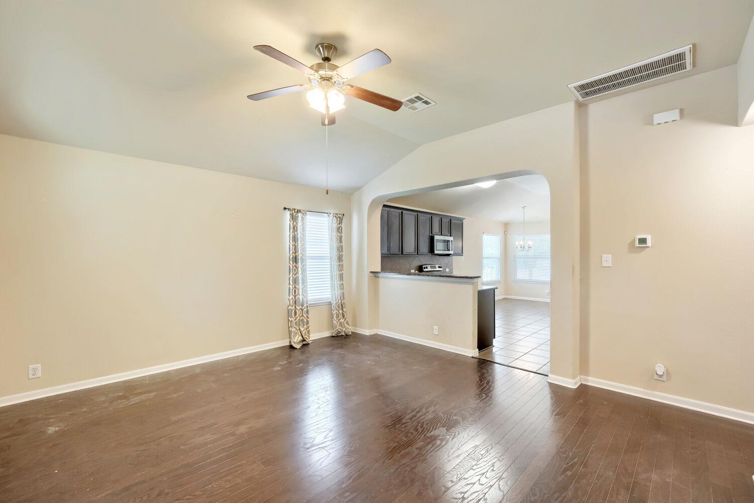 865 Heritage Springs Trl, Round Rock, TX 78664