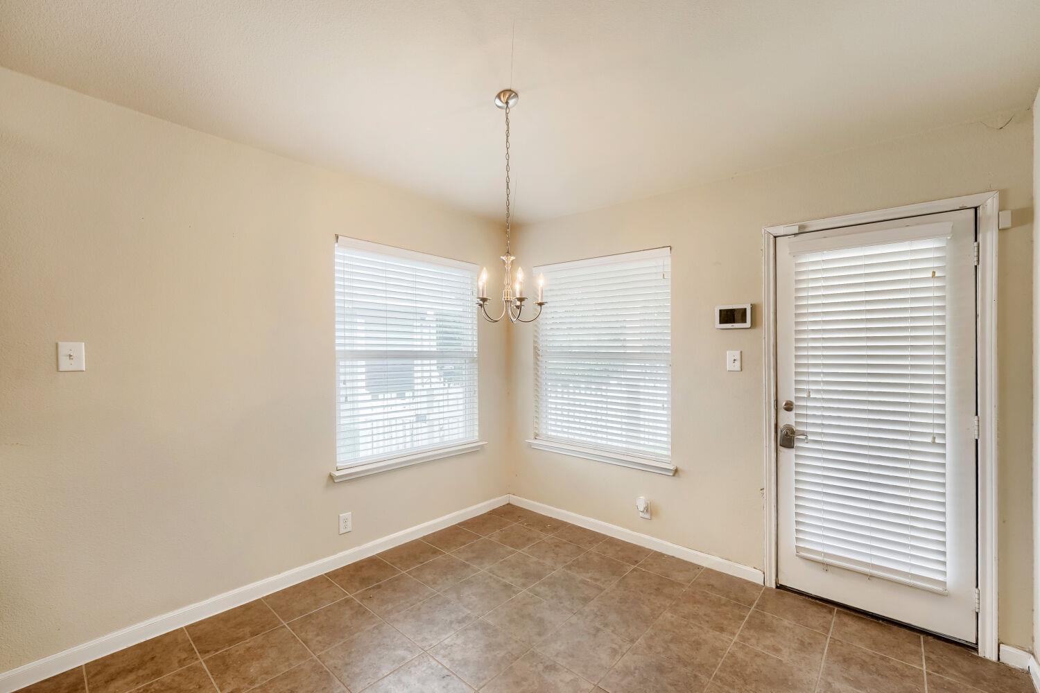 865 Heritage Springs Trl, Round Rock, TX 78664