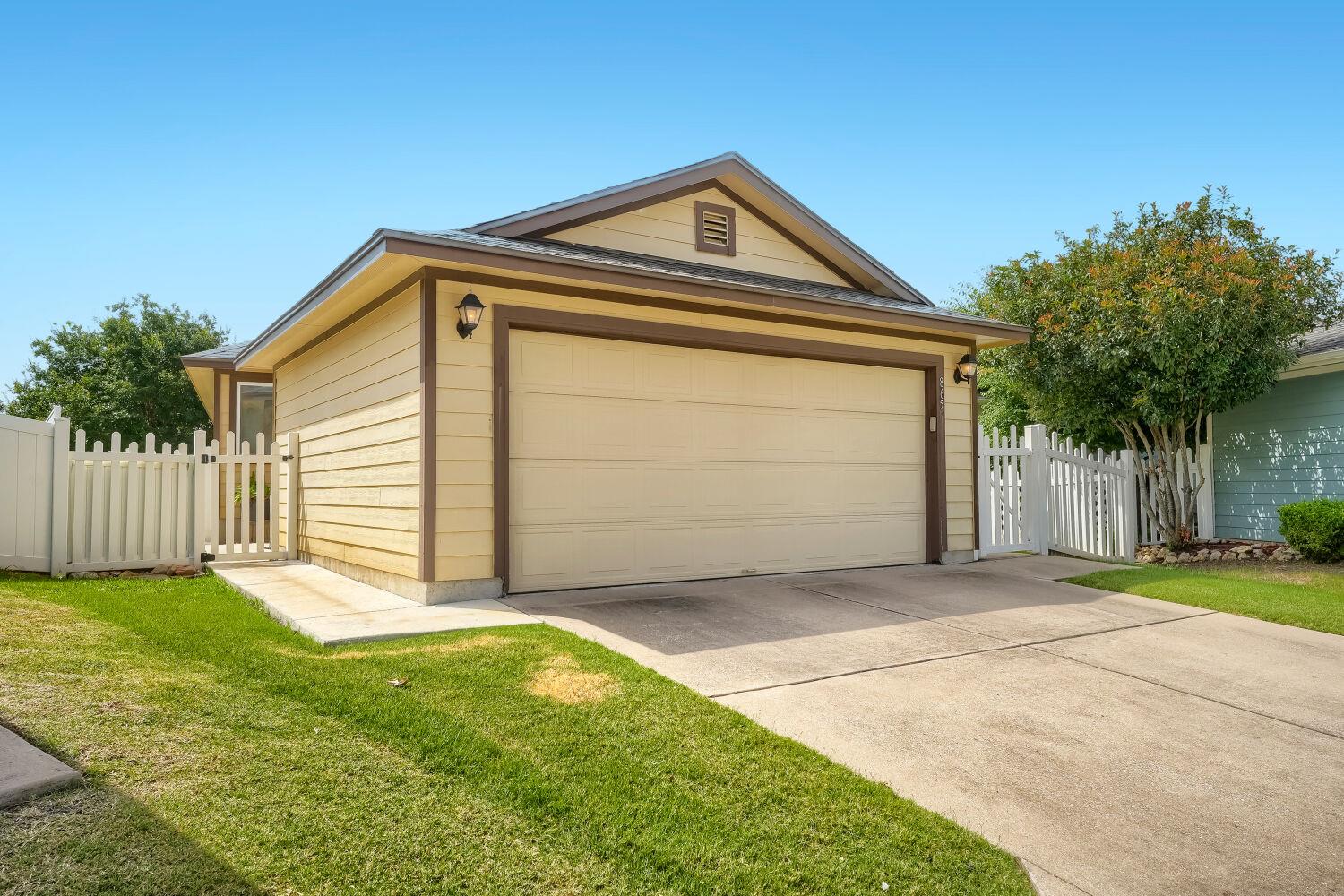 865 Heritage Springs Trl, Round Rock, TX 78664