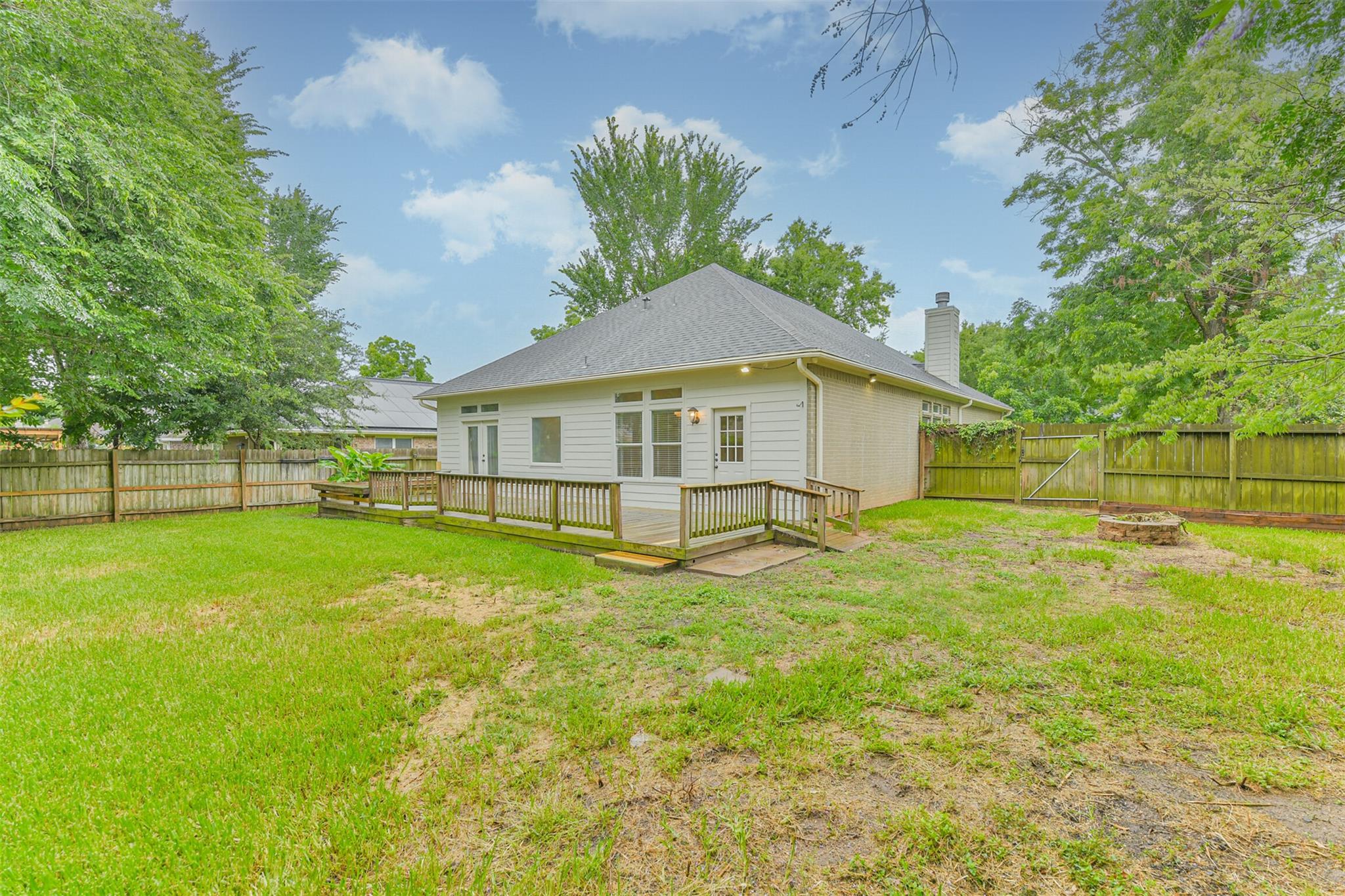 13118 Lazy Ln, Willis, TX 77318