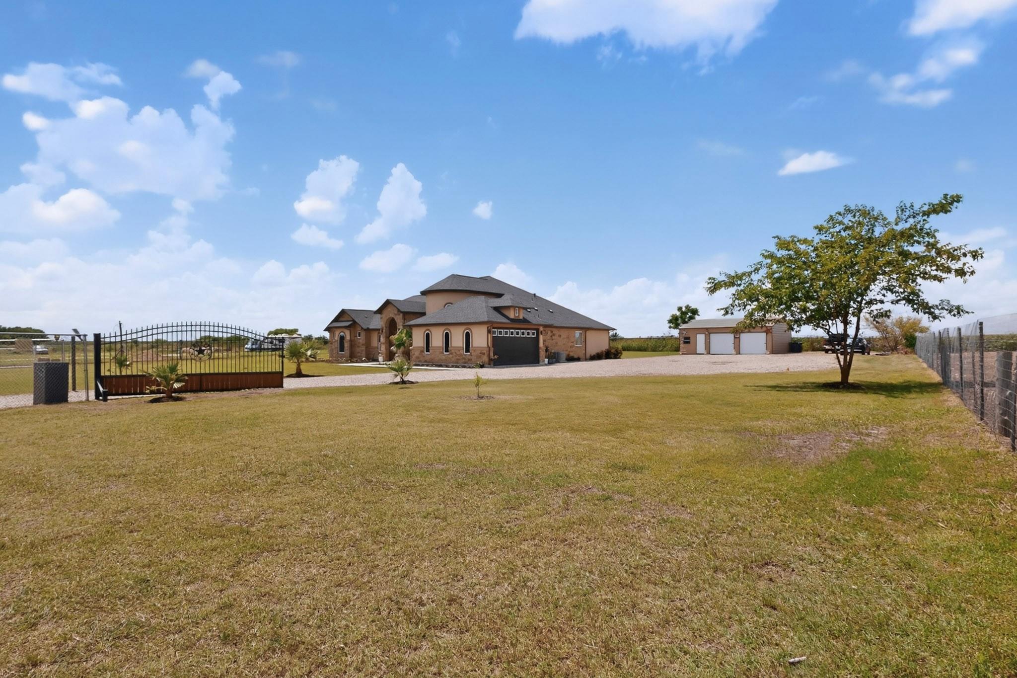 1001 County Road 394, Hutto, TX 78634