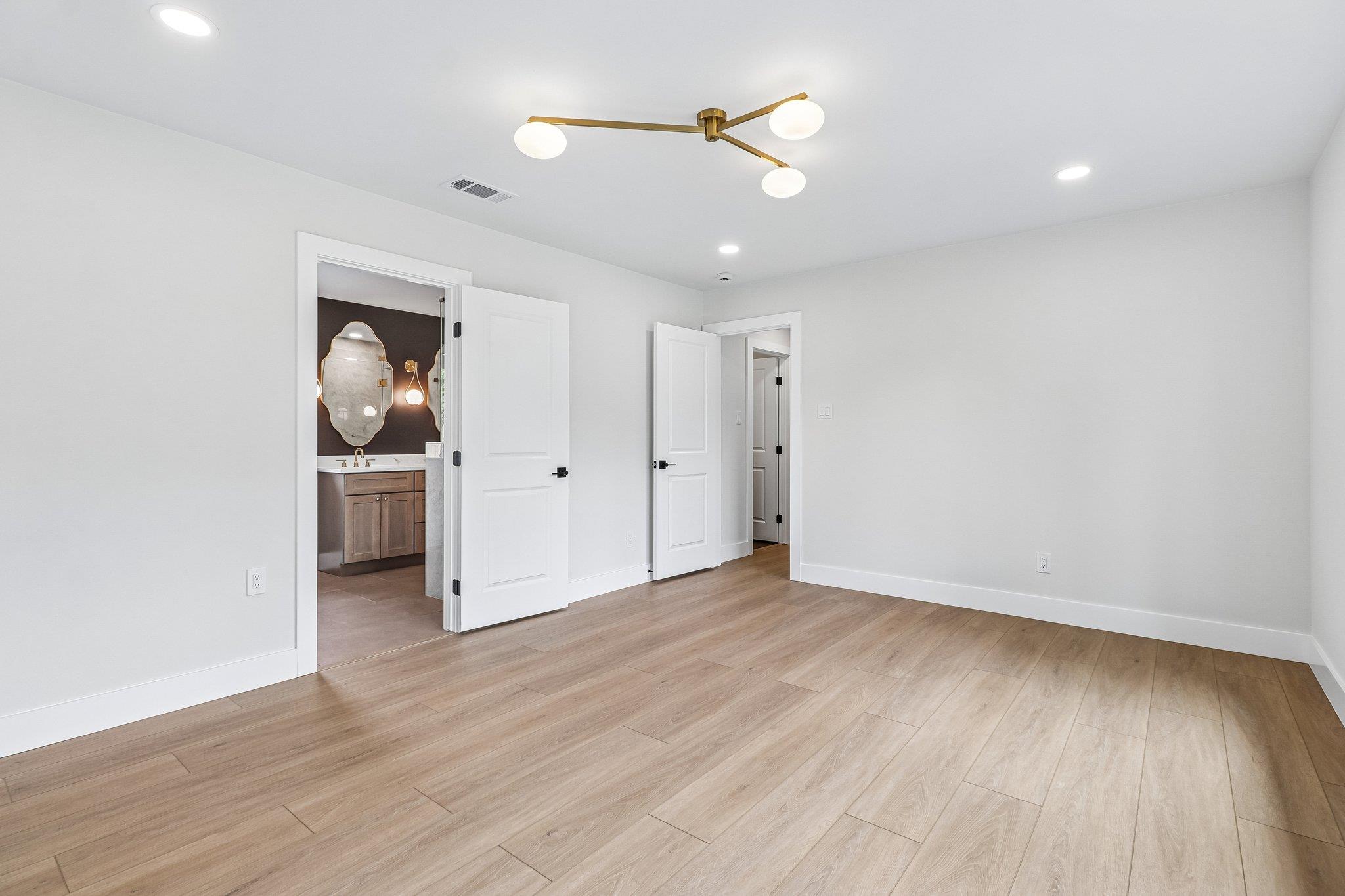 11809 Charing Cross Rd, Austin, TX 78759