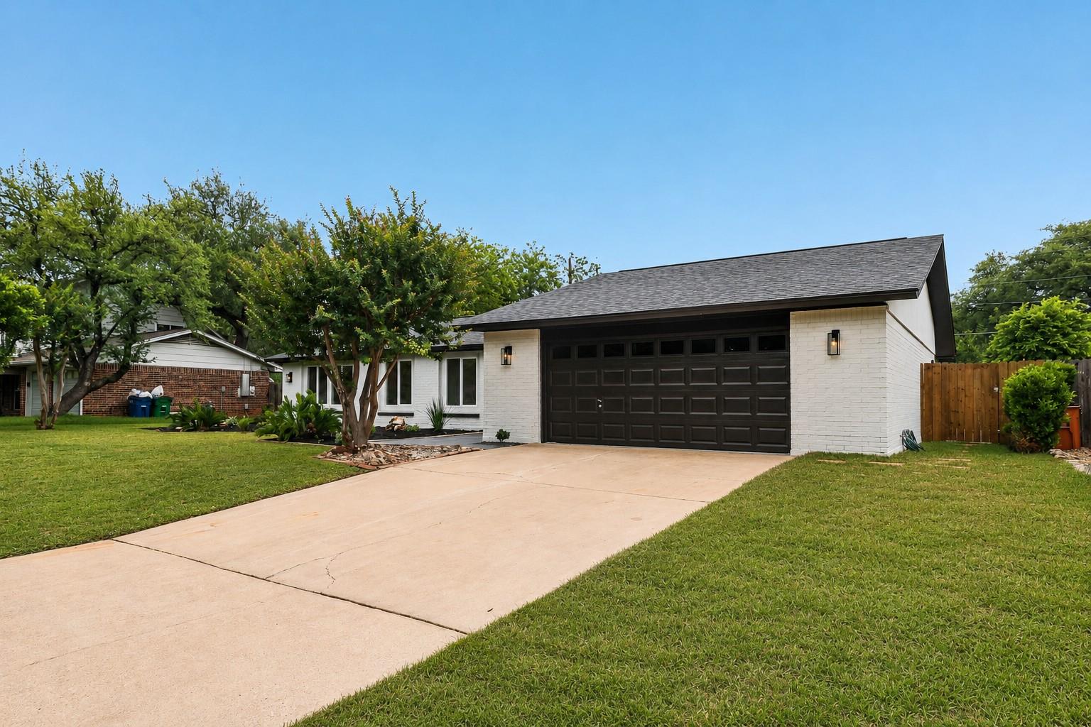 11809 Charing Cross Rd, Austin, TX 78759