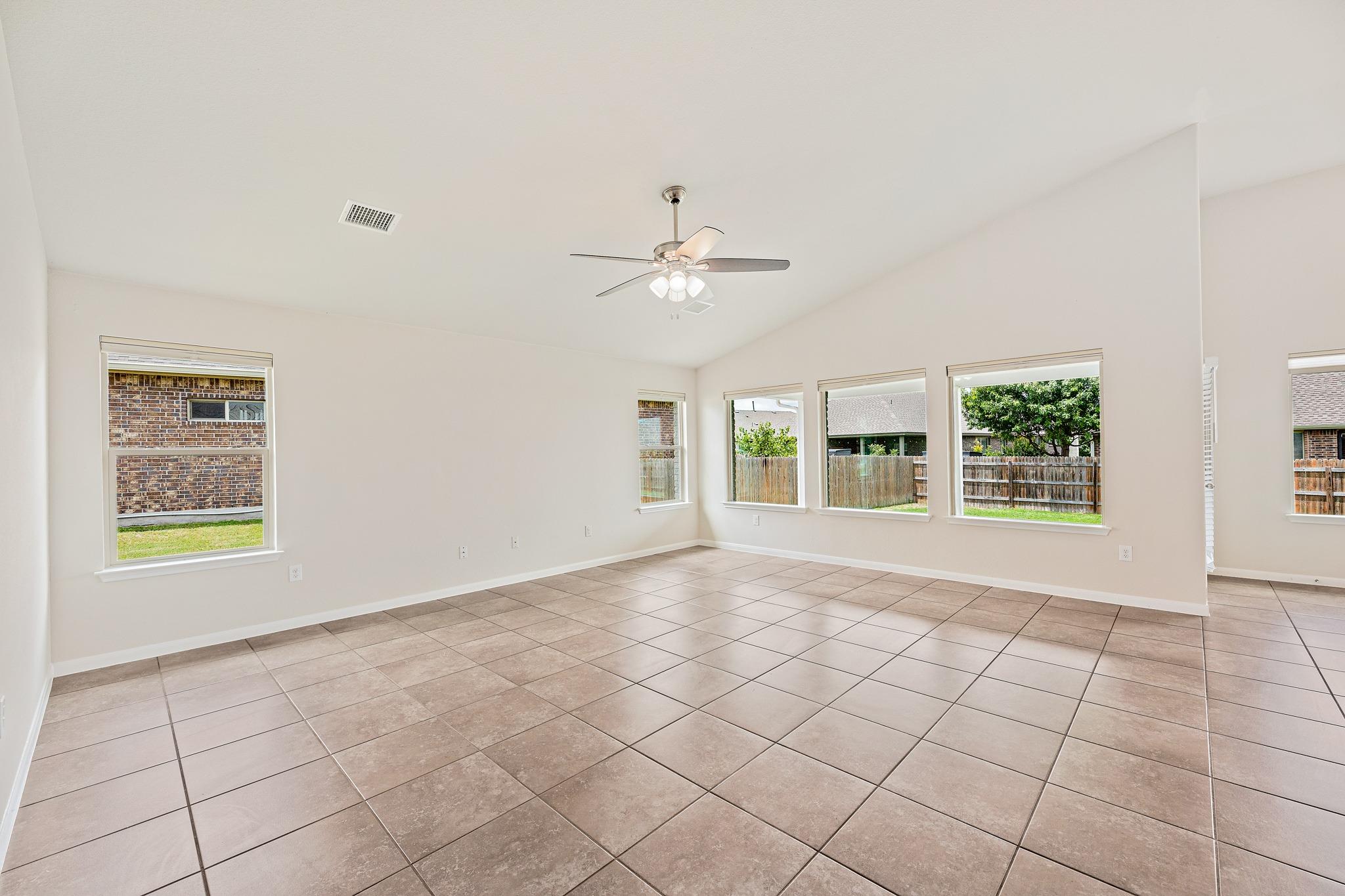 1958 Mexia Dr, Round Rock, TX 78664