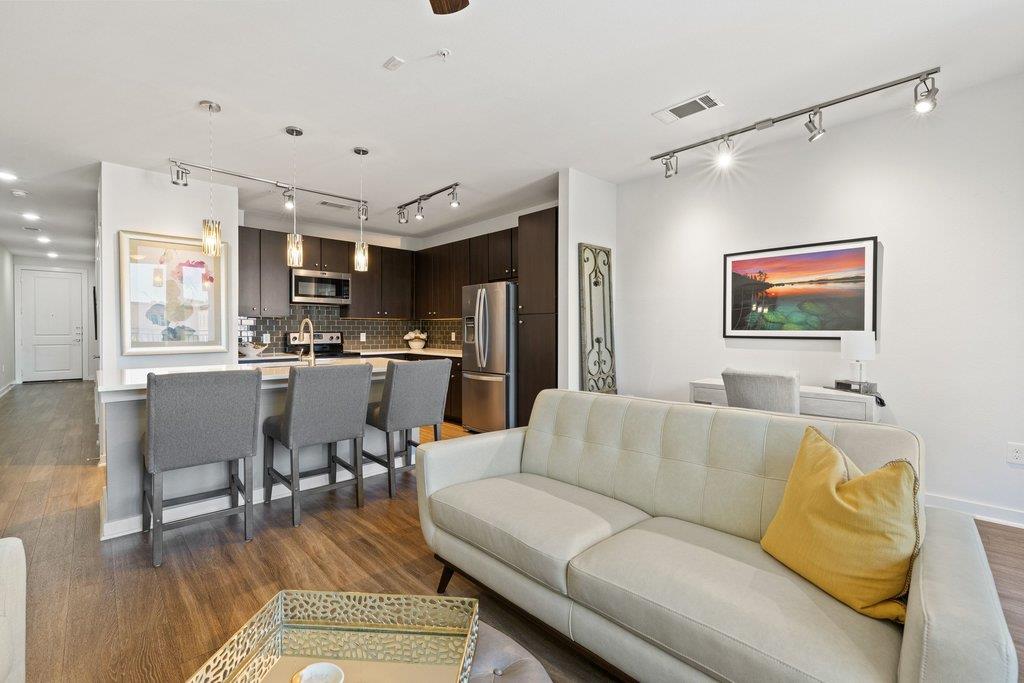 1900 Barton Springs Rd # 5009, Austin, TX 78704
