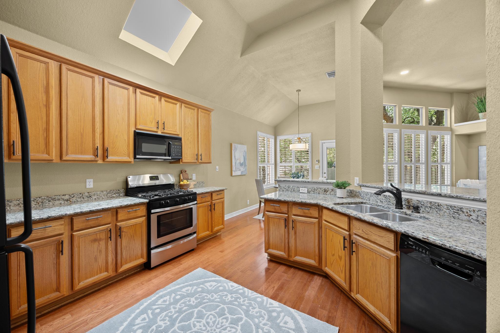 902 SAVANNA Ln, Cedar Park, TX 78613