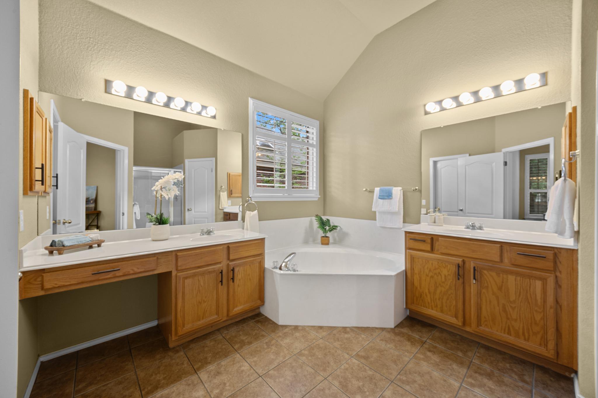 902 SAVANNA Ln, Cedar Park, TX 78613
