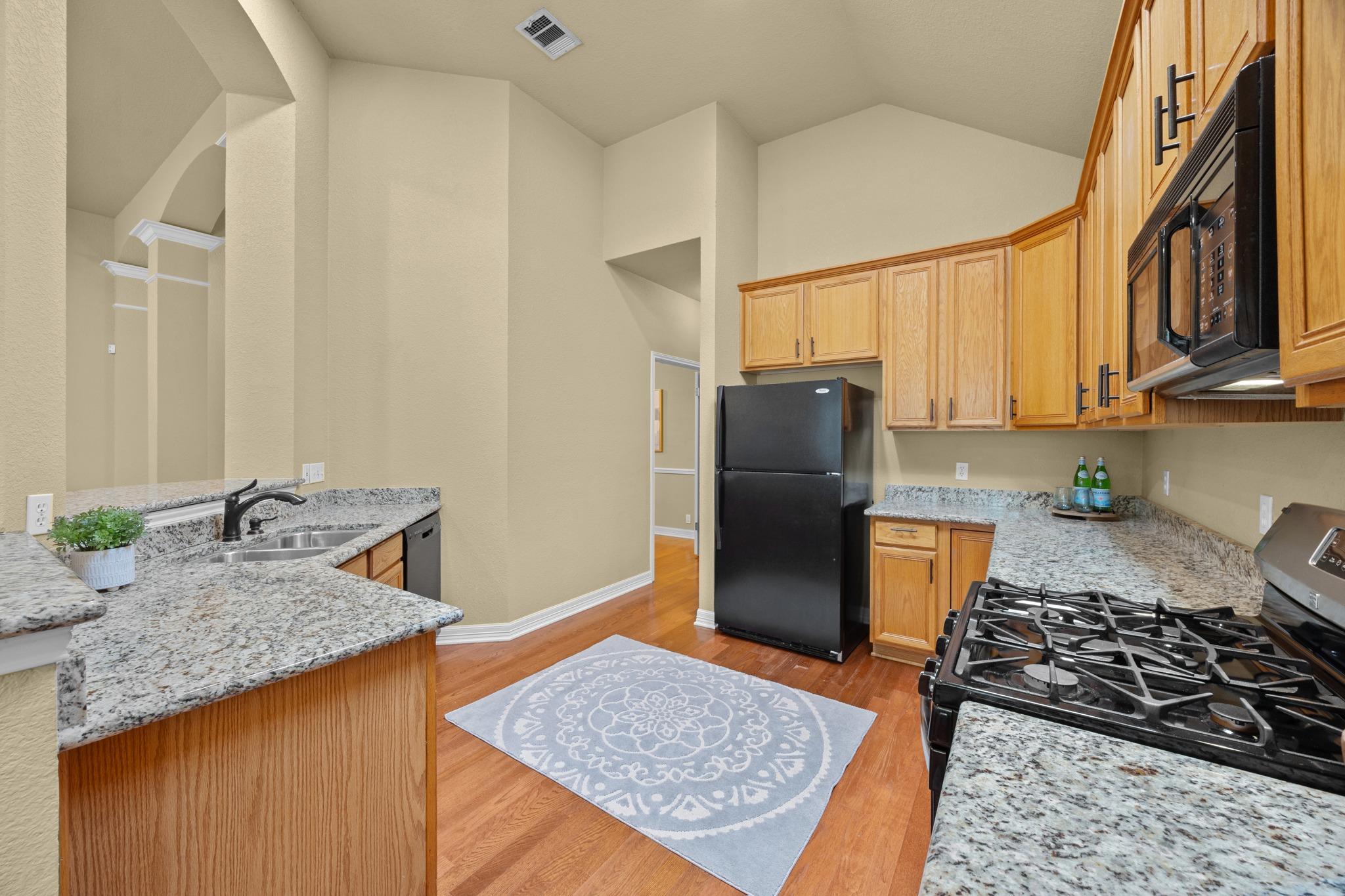 902 SAVANNA Ln, Cedar Park, TX 78613