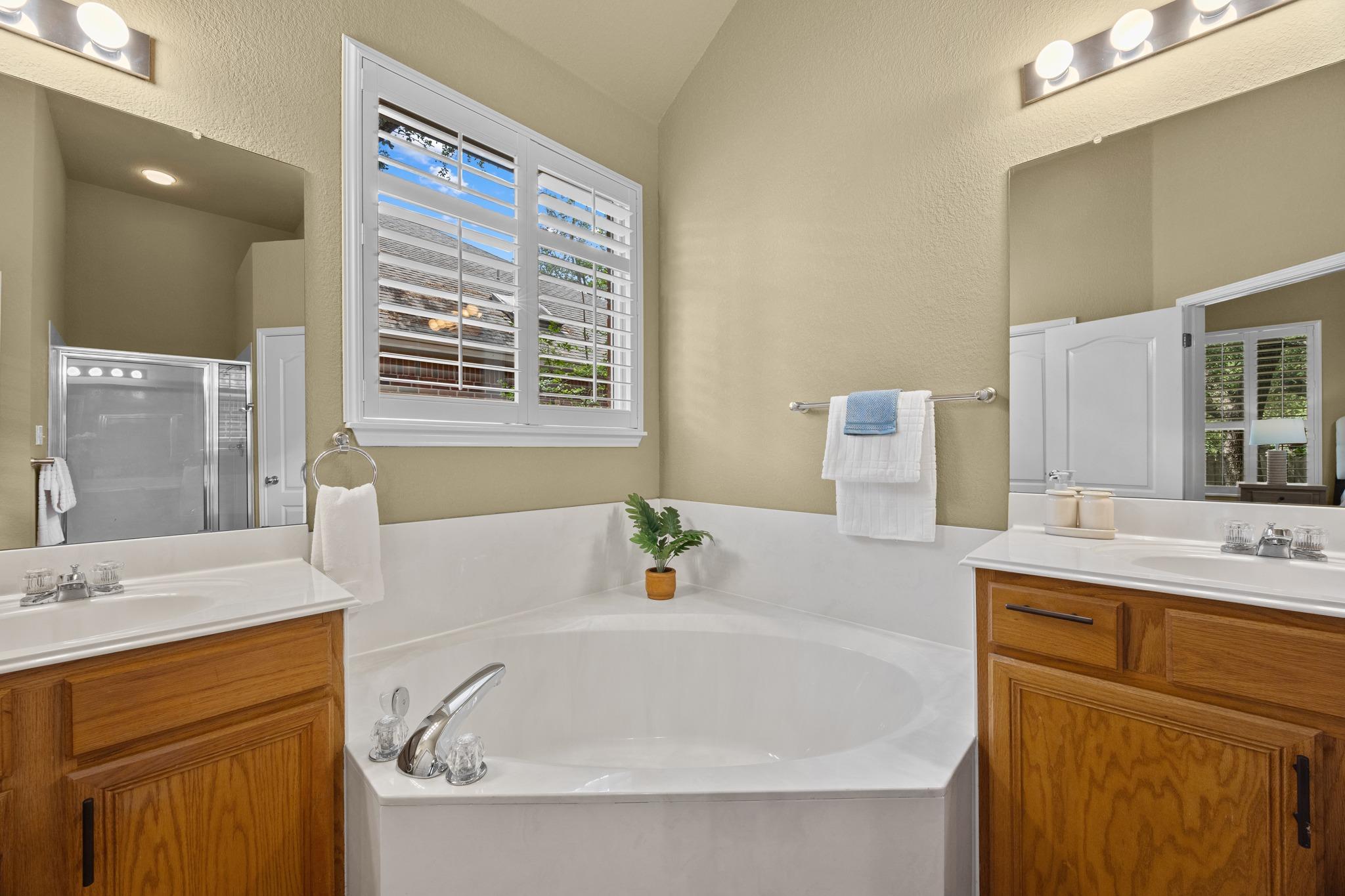 902 SAVANNA Ln, Cedar Park, TX 78613