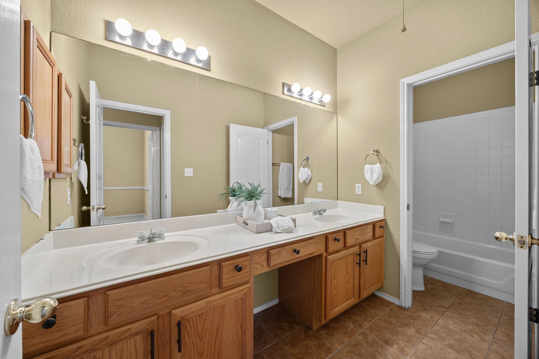 902 SAVANNA Ln, Cedar Park, TX 78613