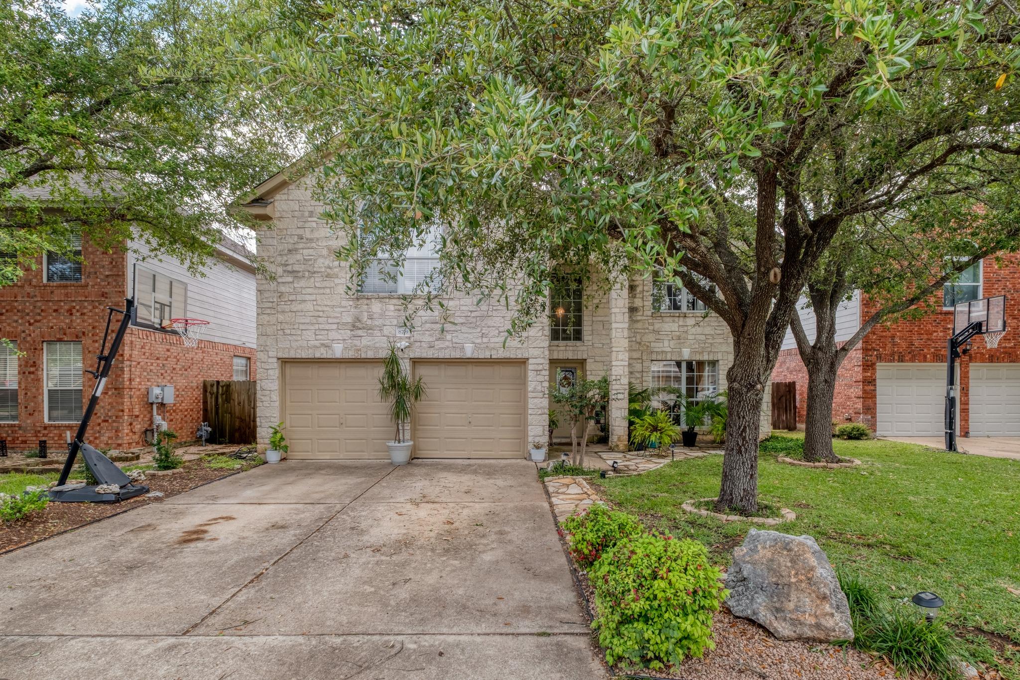 8709 Glen Canyon Dr, Round Rock, TX 78681