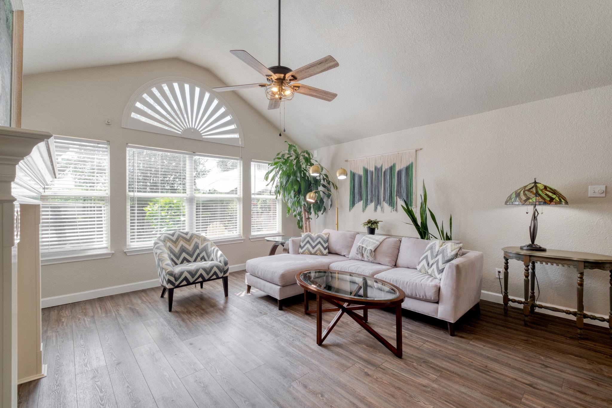 8709 Glen Canyon Dr, Round Rock, TX 78681