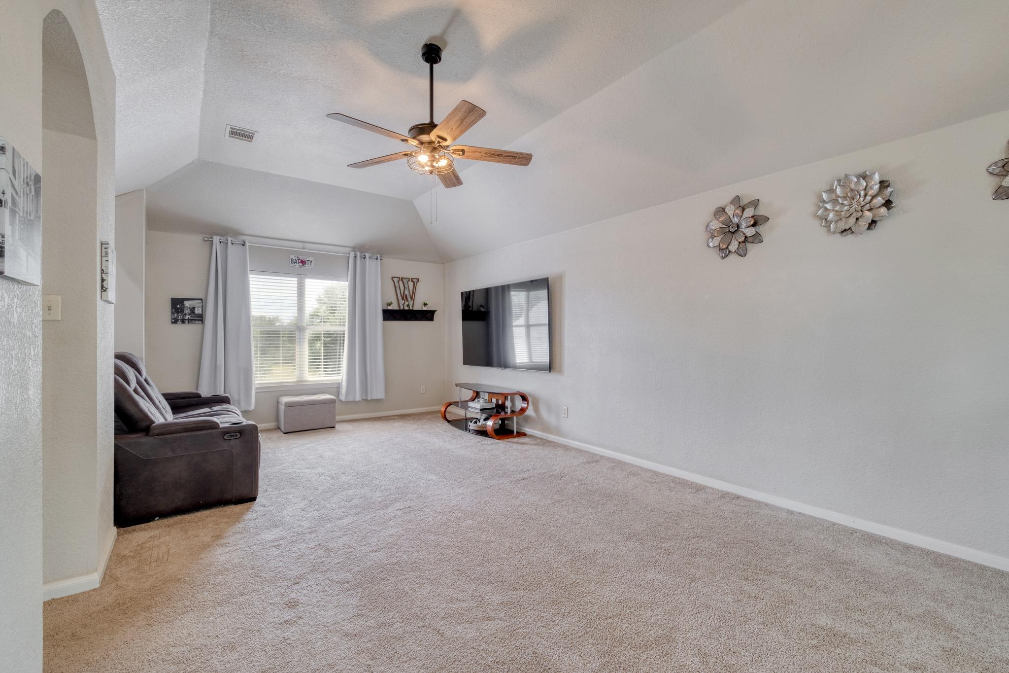 8709 Glen Canyon Dr, Round Rock, TX 78681
