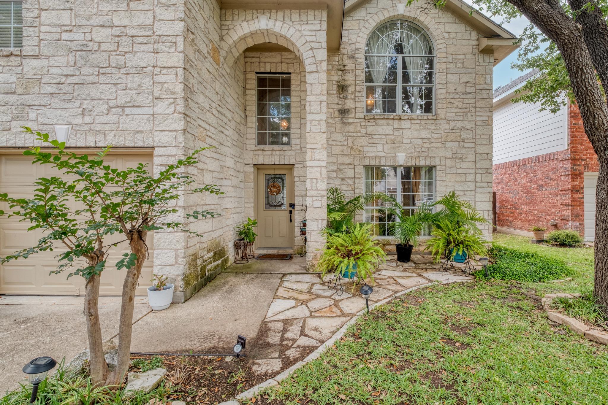 8709 Glen Canyon Dr, Round Rock, TX 78681