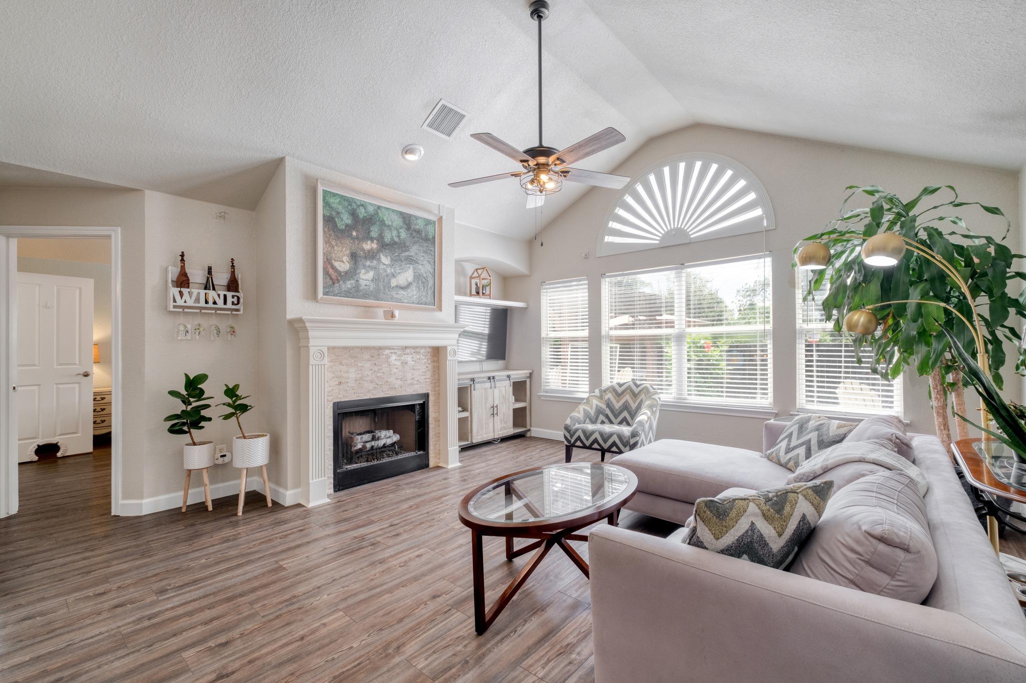 8709 Glen Canyon Dr, Round Rock, TX 78681